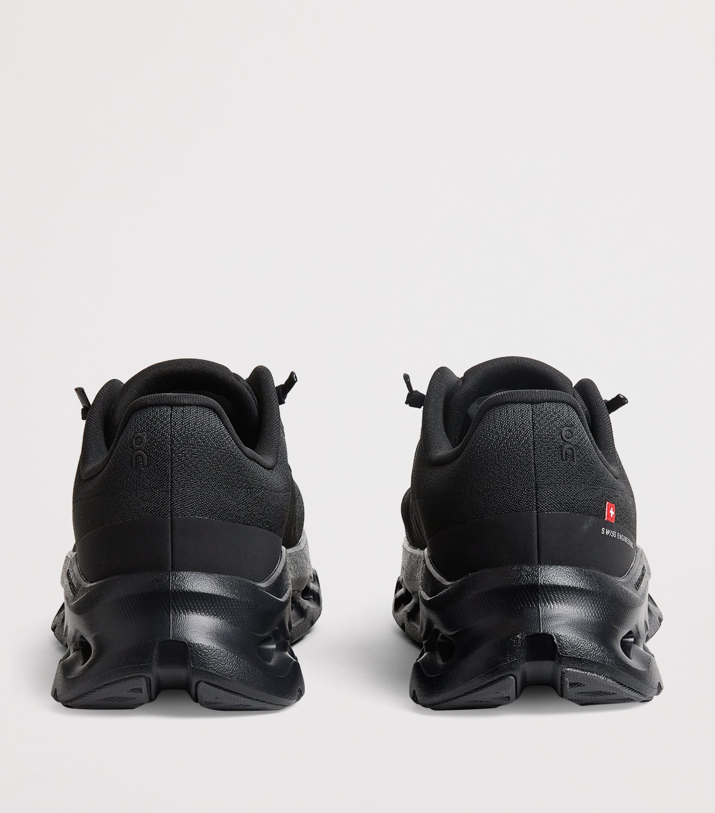 Cloudtilt Trainers ECLIPSE | BLACK Image 4