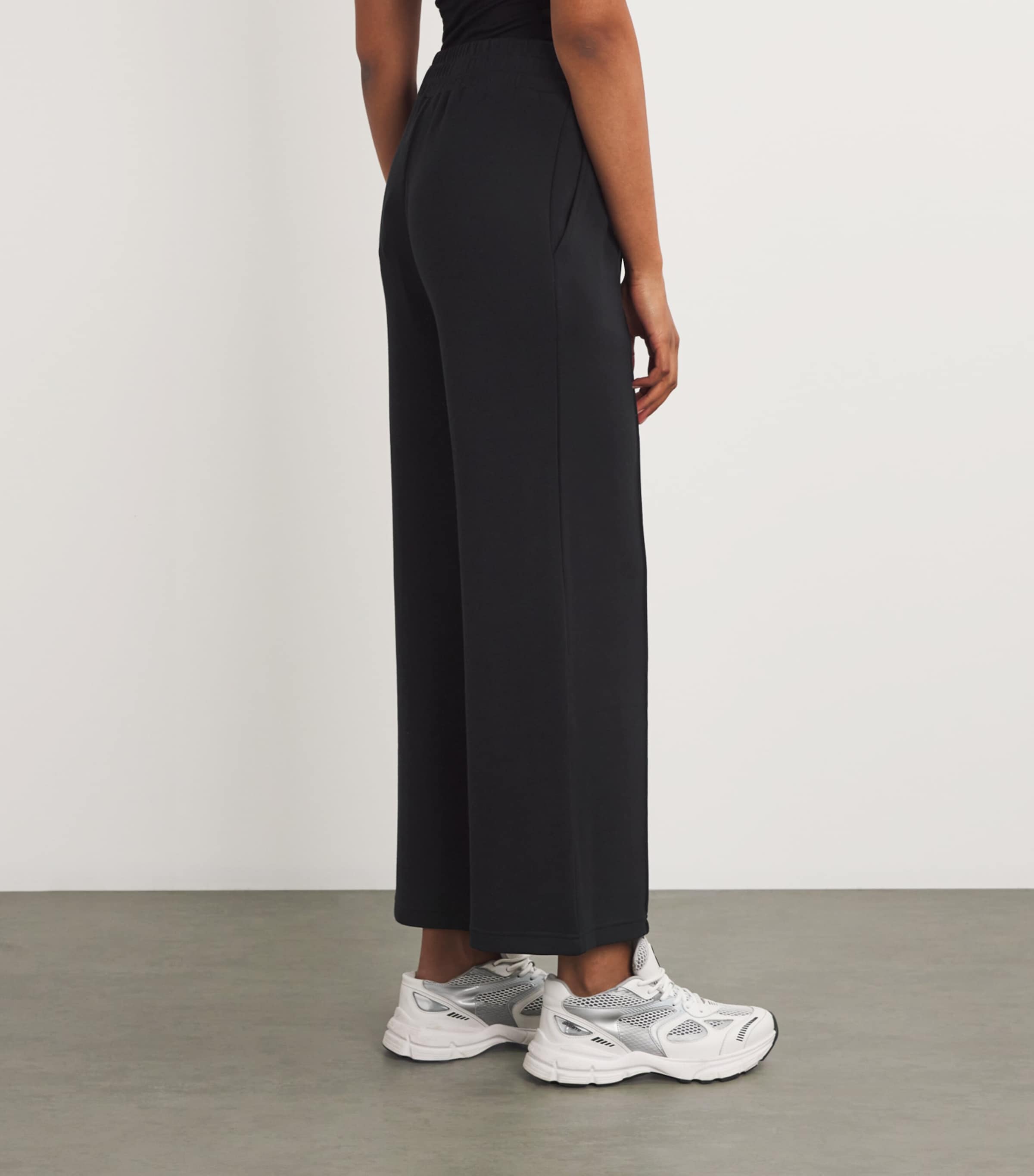 FreeSoft Wide-Leg Sweatpants BLACK Image 4