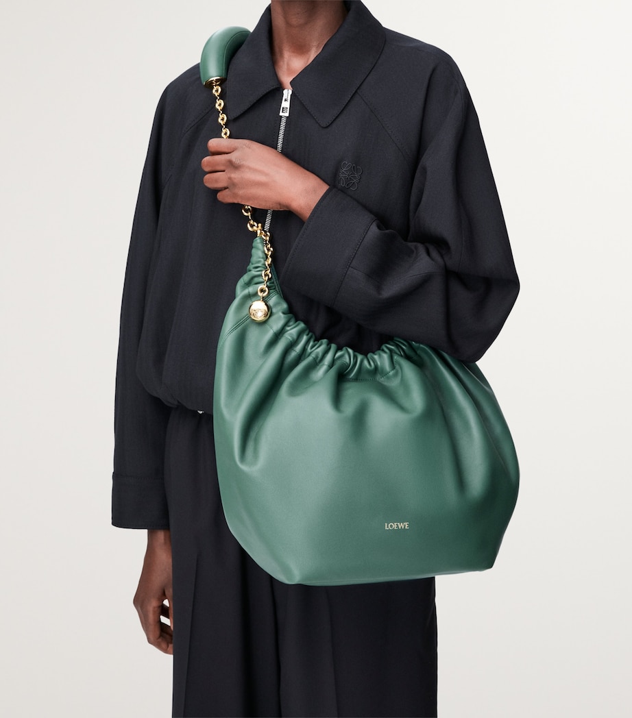 Medium Leather Squeeze Top-Handle Bag VETIVER Image 10