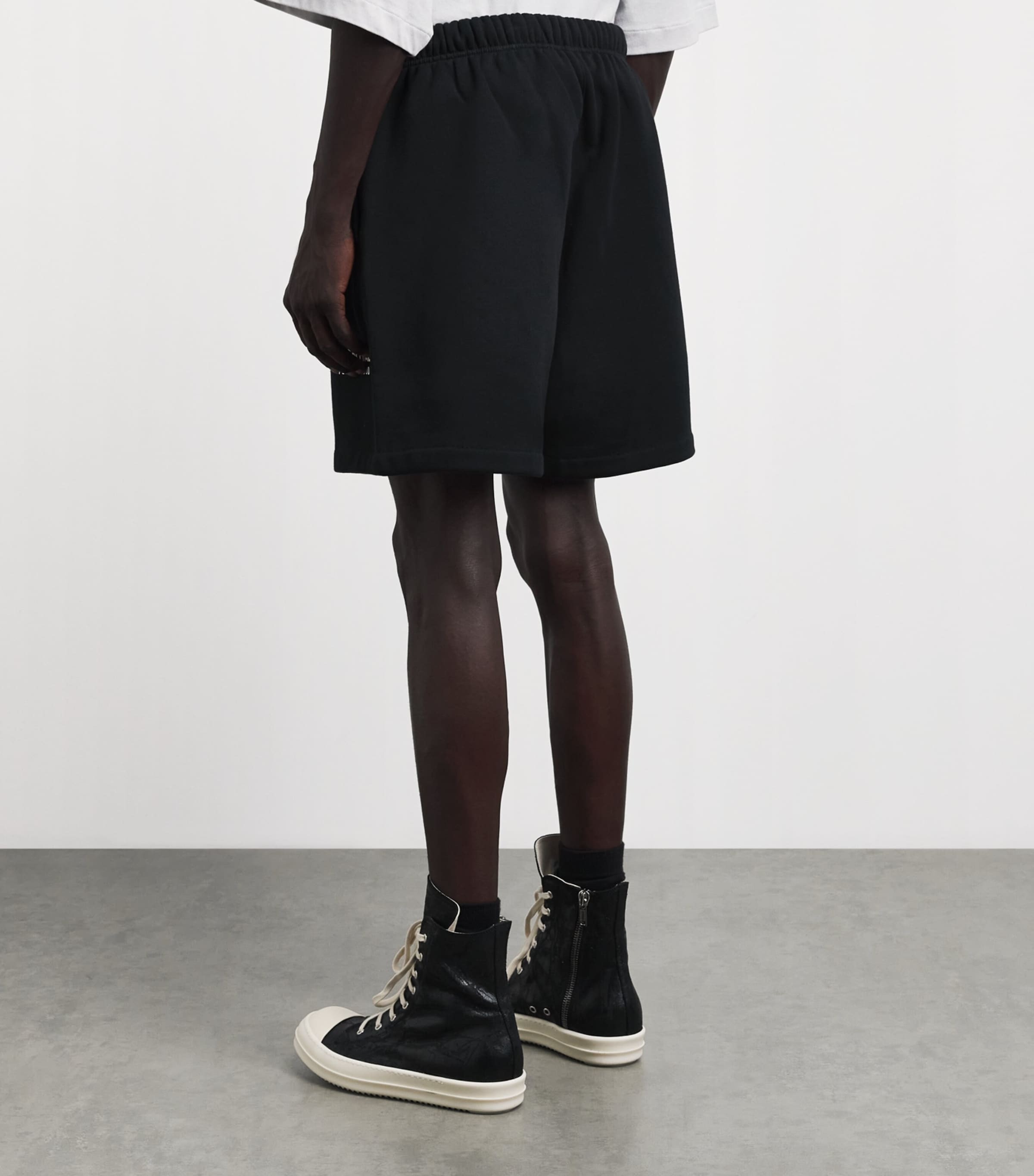FEAR OF GOD ESSENTIALS Mens Logo Classic Sweatshorts Vintage Black Image 5