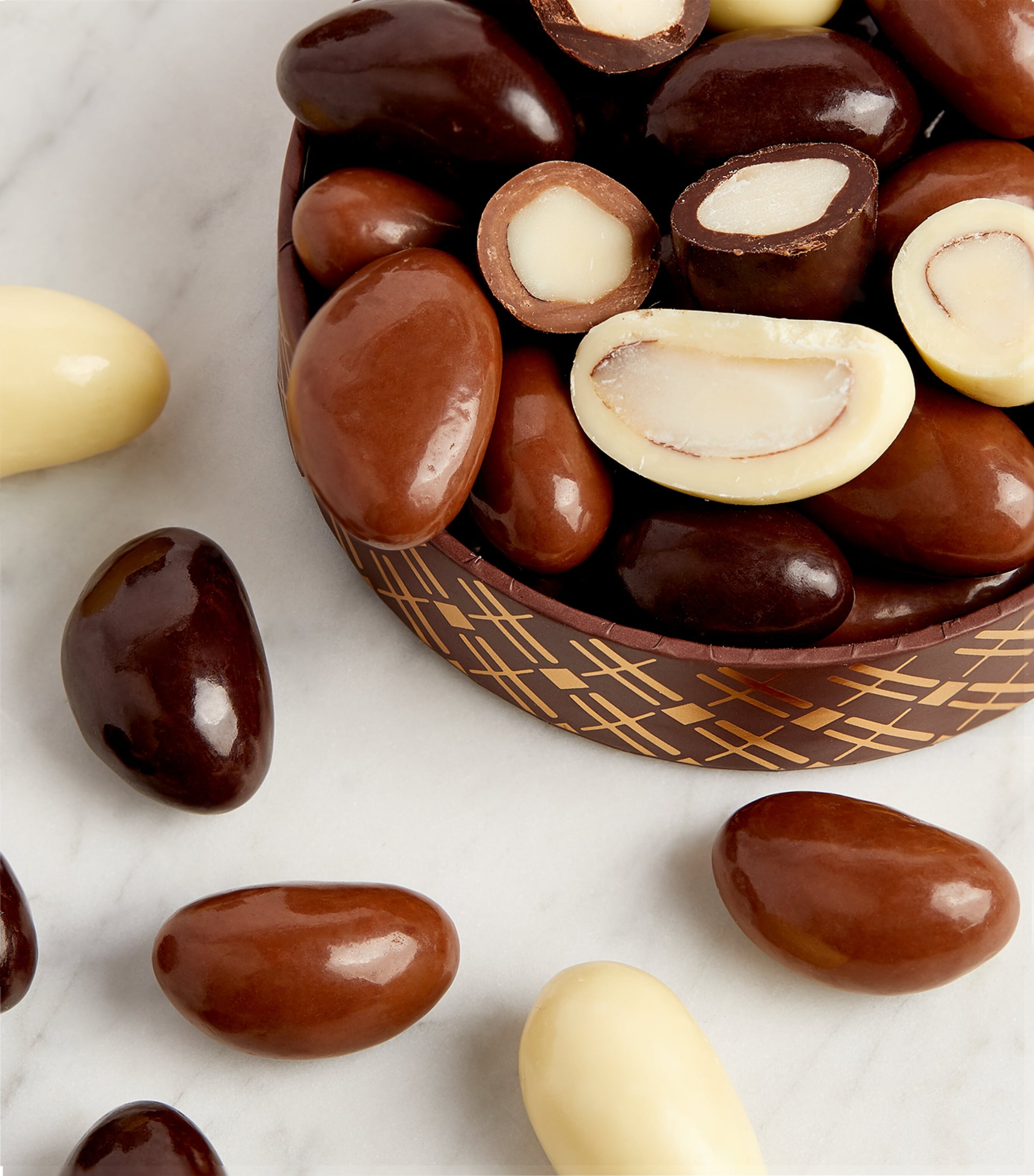 Chocolate Brazil Nuts (325g) NO COLOUR Image 4