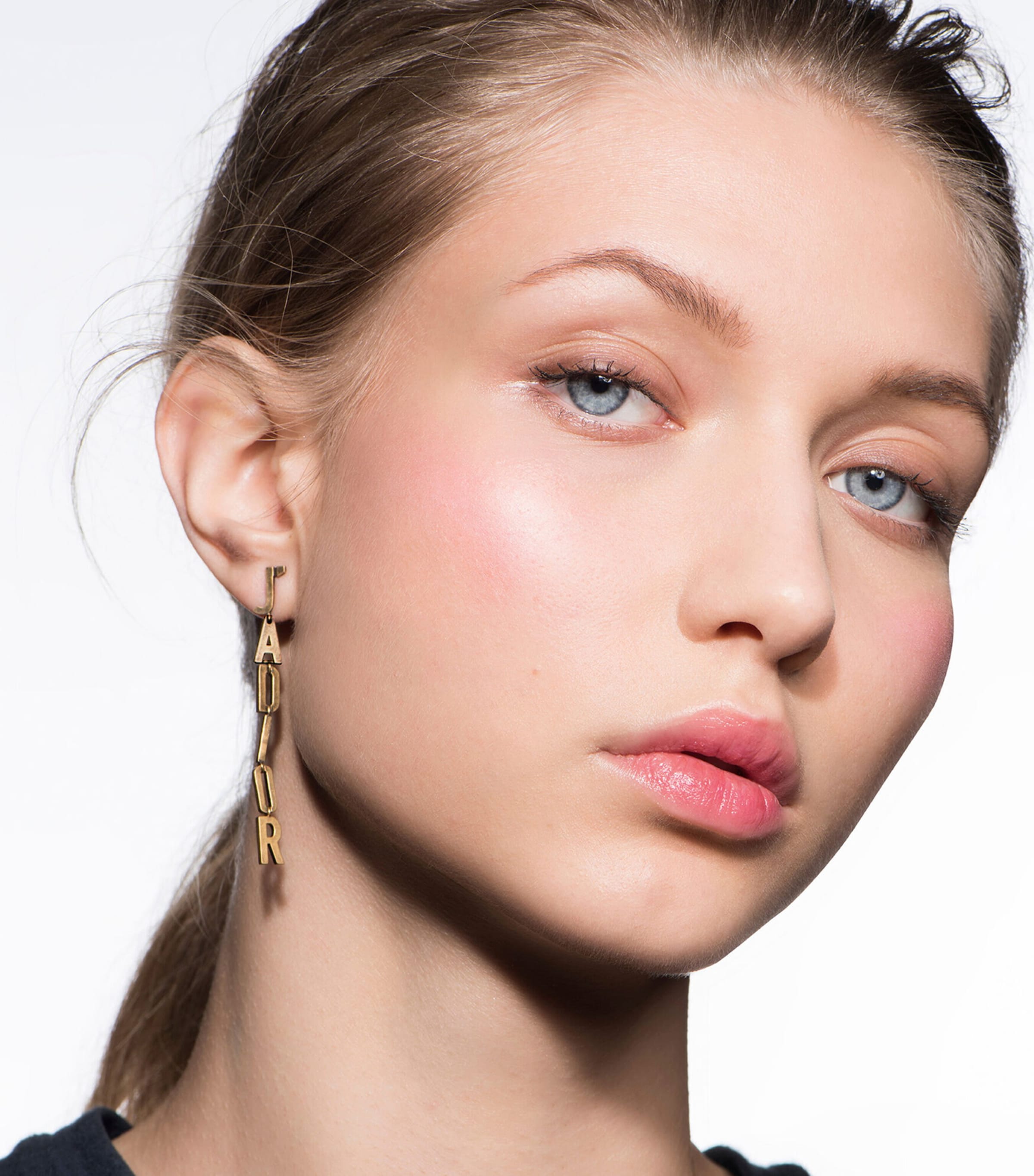 Dior Tutu (212) Rouge Blush Review & Swatches