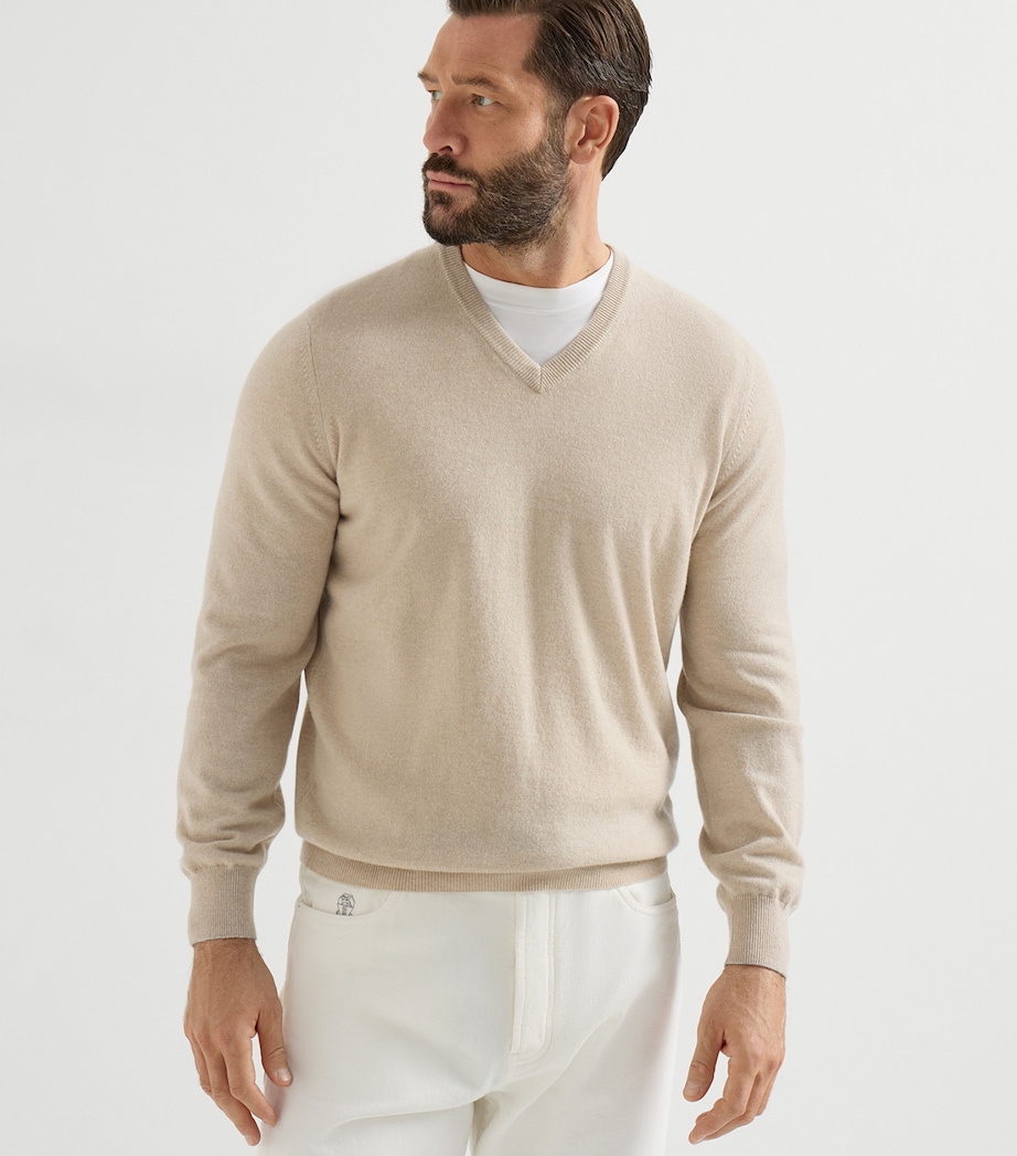 Brunello Cucinelli Mens Cashmere V-Neck Sweater Image 3