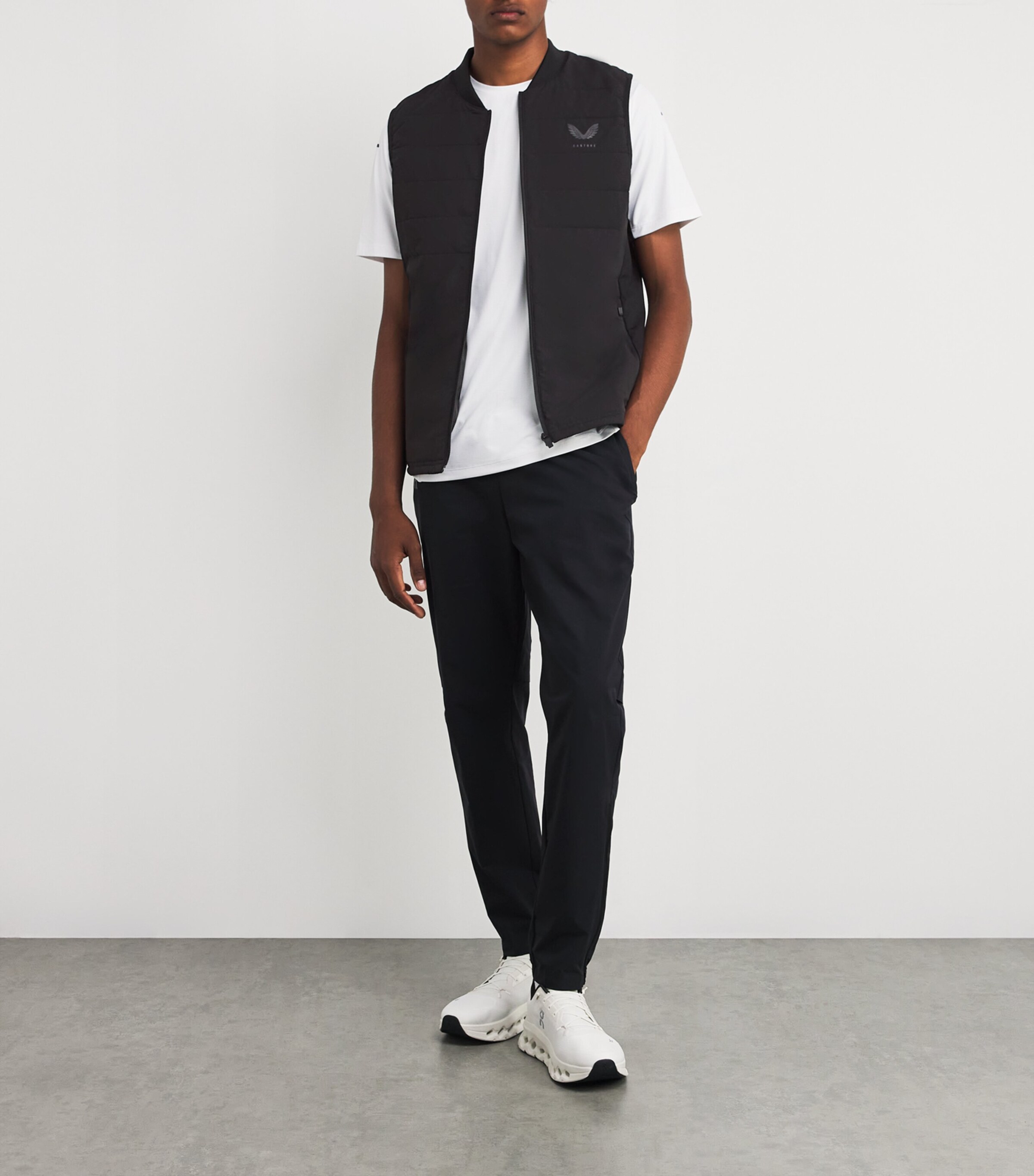 Apex Padded Training Gilet BLACK Image 2