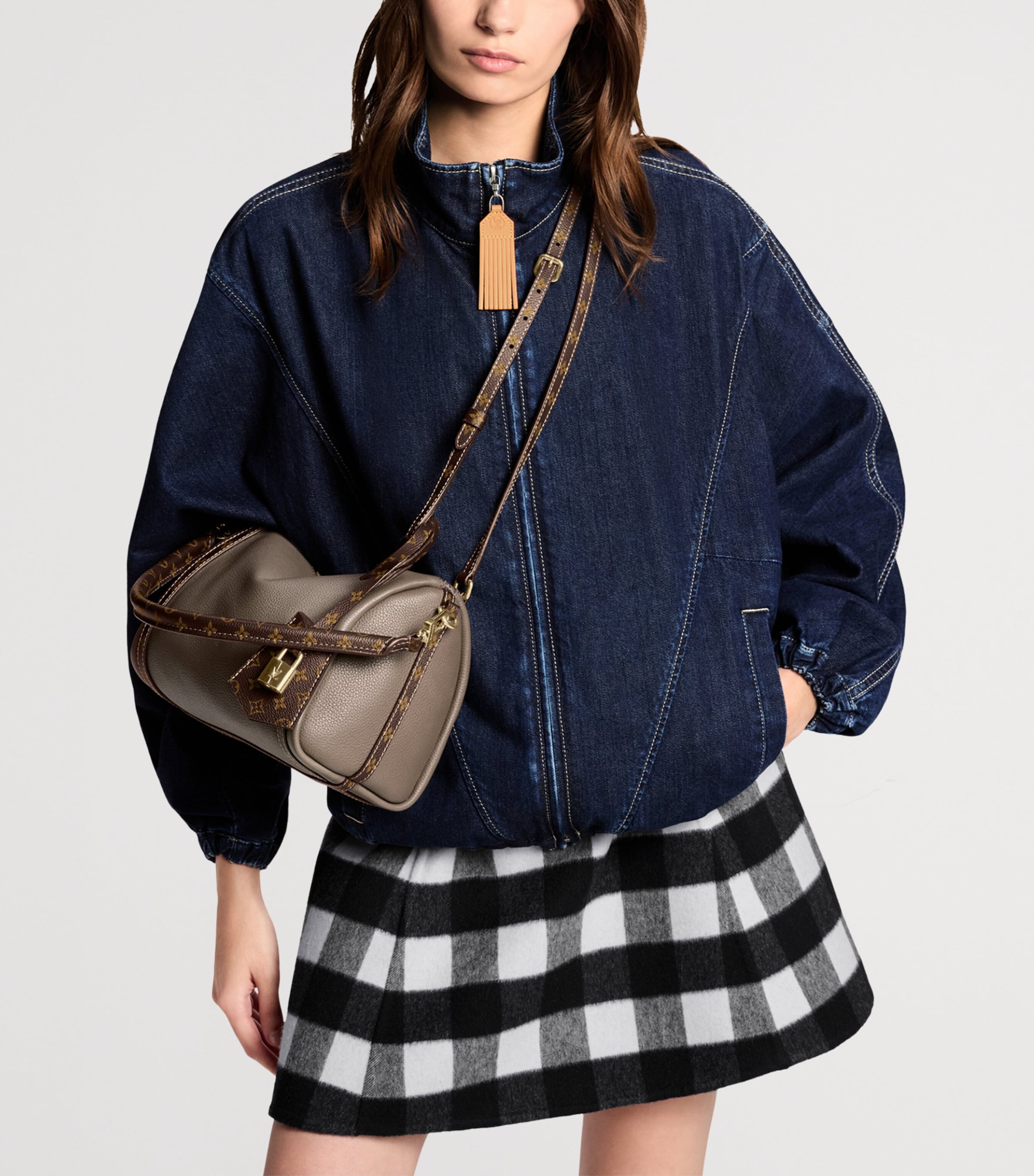 Calfskin Express PM Shoulder Bag IVORY Image 4