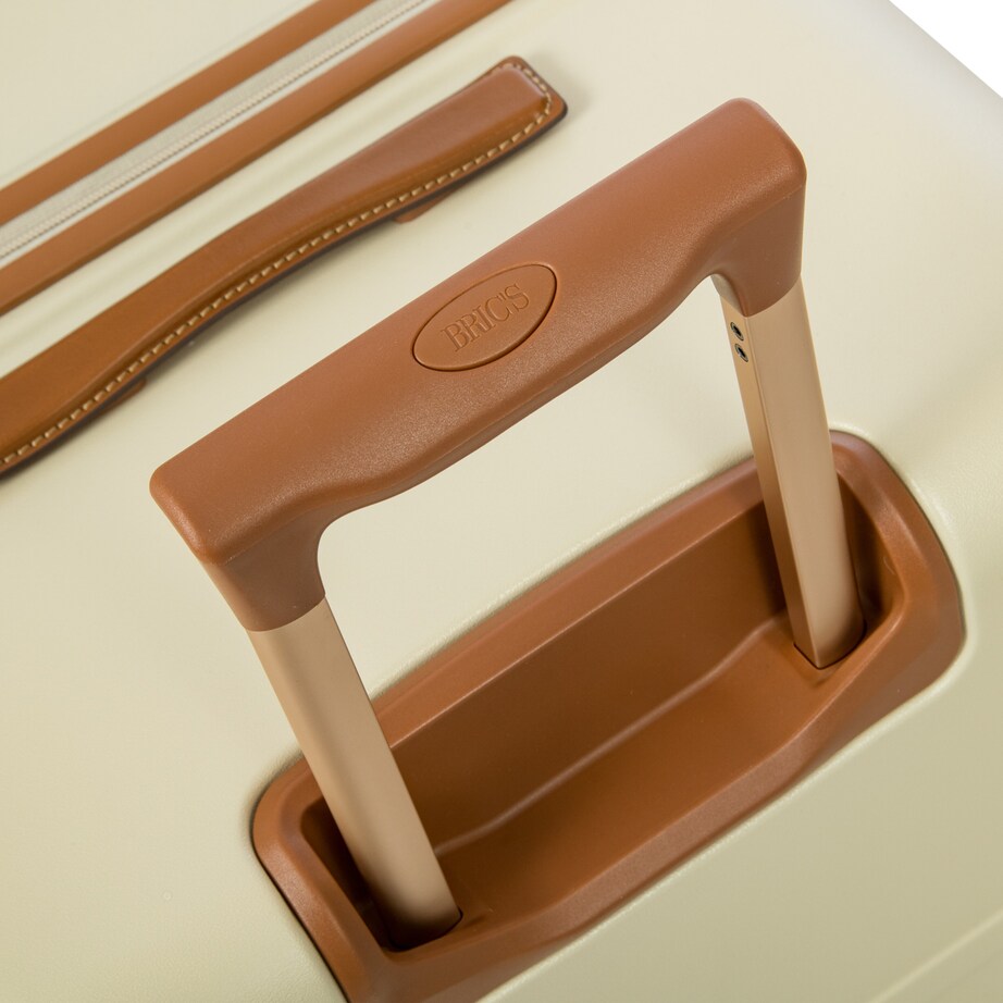 Bellagio 3 Wheeled Trunk (80cm) CREAM 014 Image 10