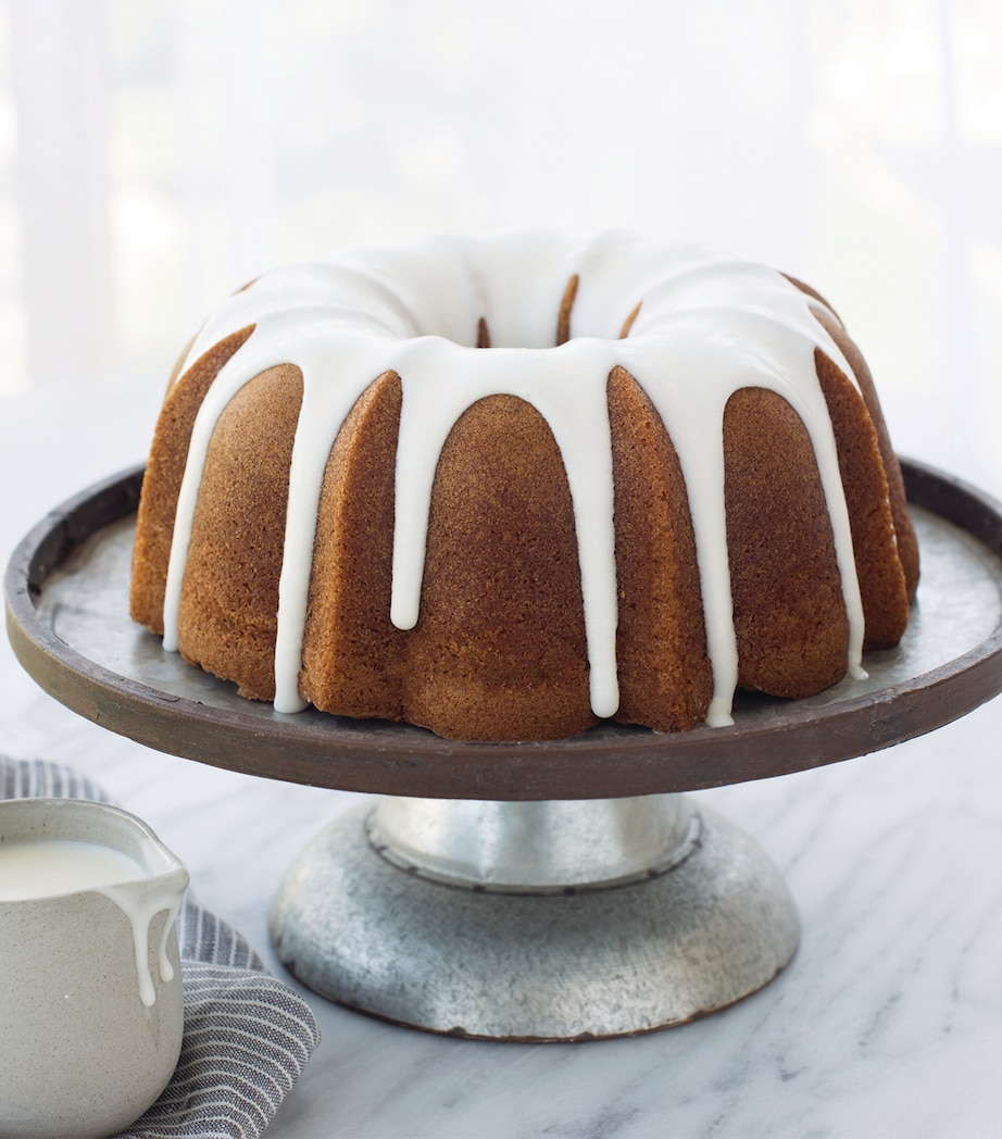 Anniversary Bundt Pan GOLD Image 3