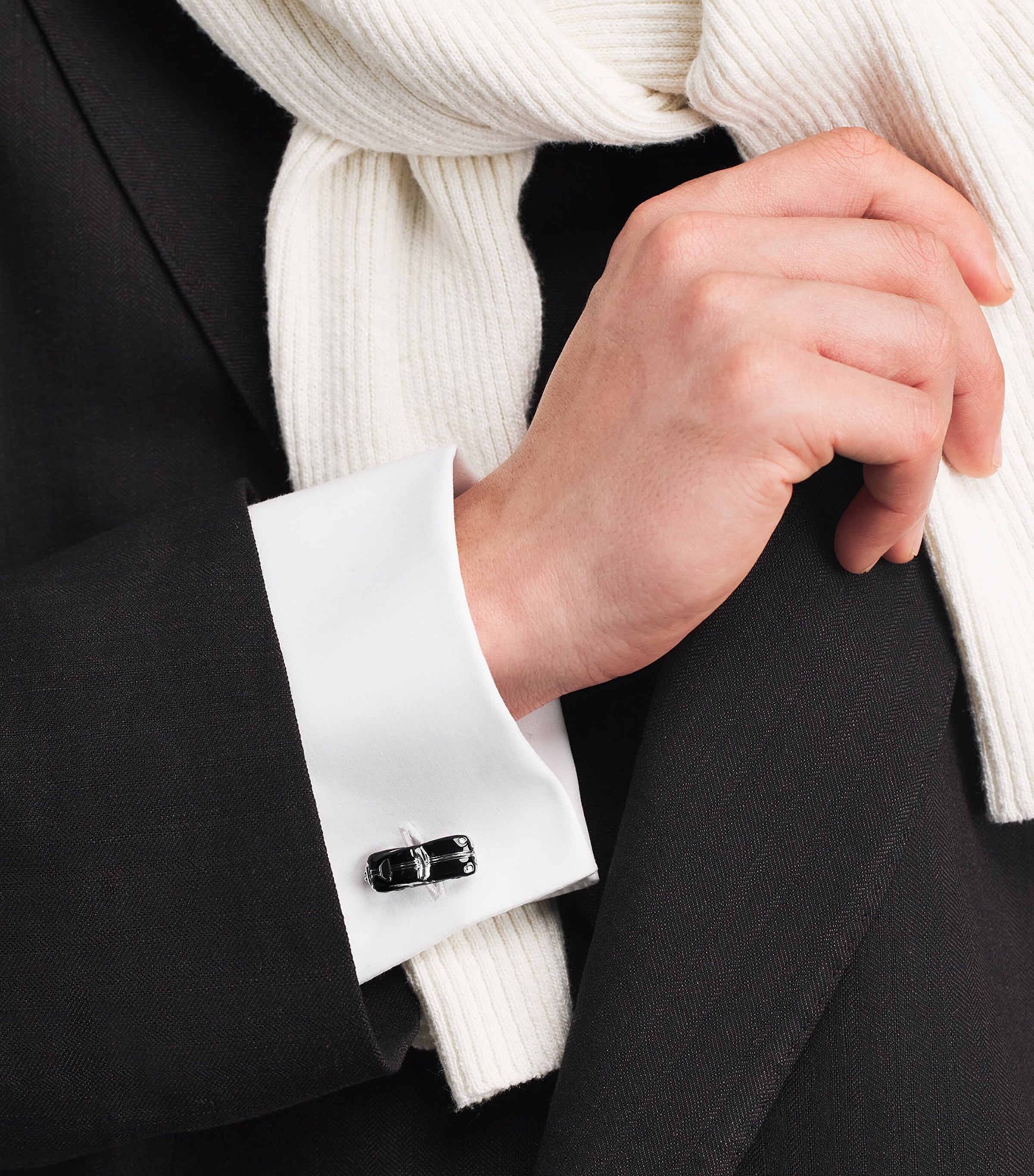 Babette Wasserman Retro Jag Cufflinks Black Image 2