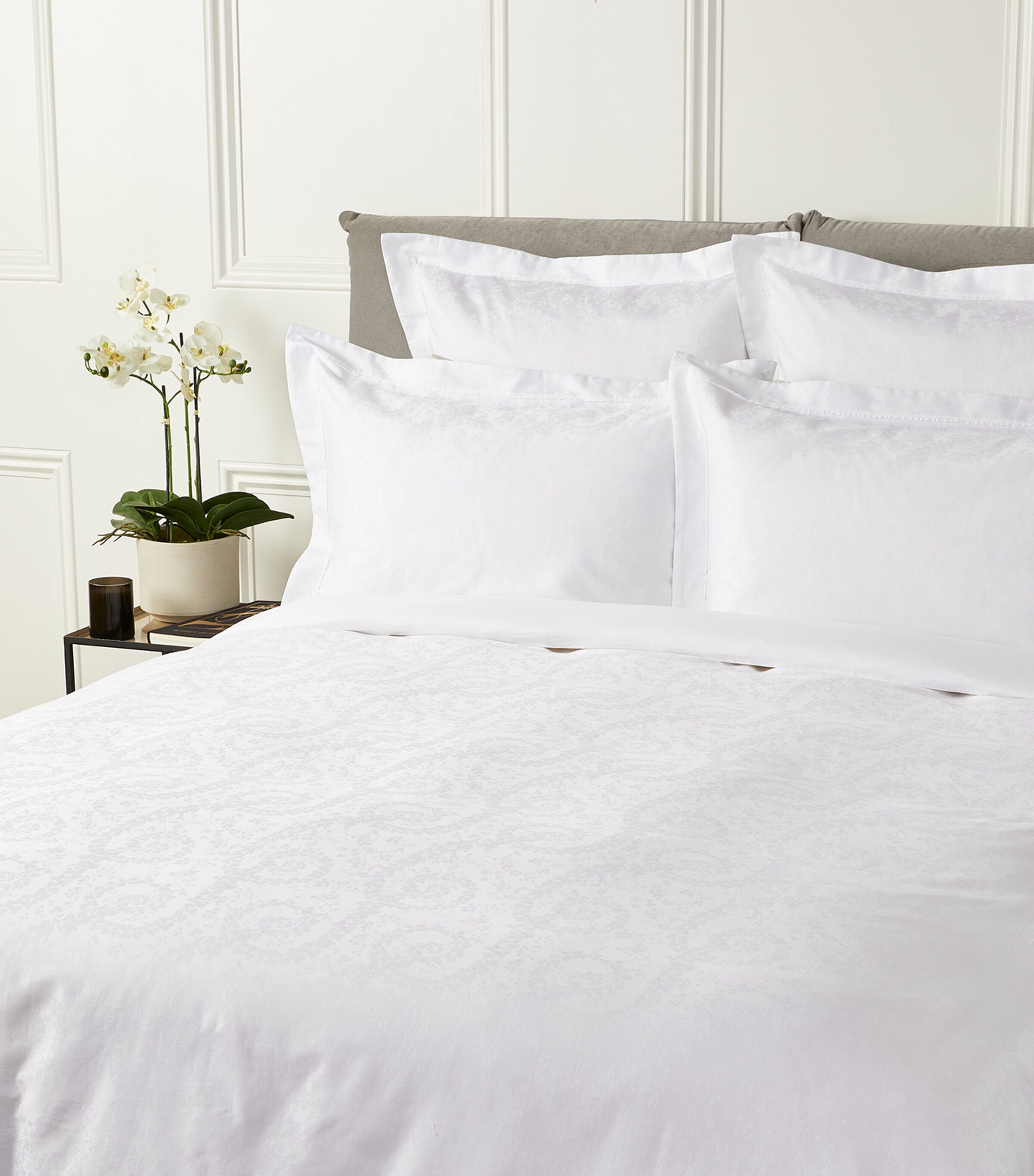 Suave Super King Fitted Sheet (180cm x 200cm) WHITE Image 4