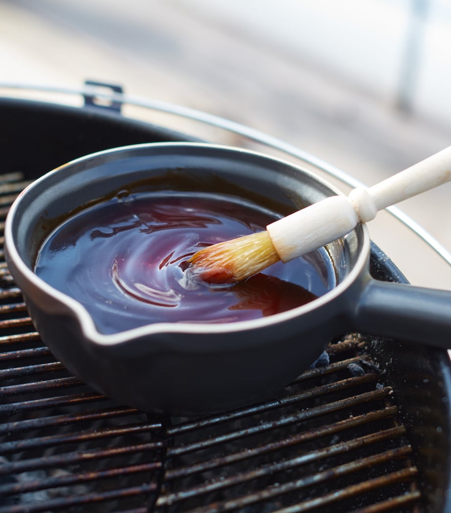 Emile Henry Ceramic BBQ Saucepan (28cm) Black Image 2