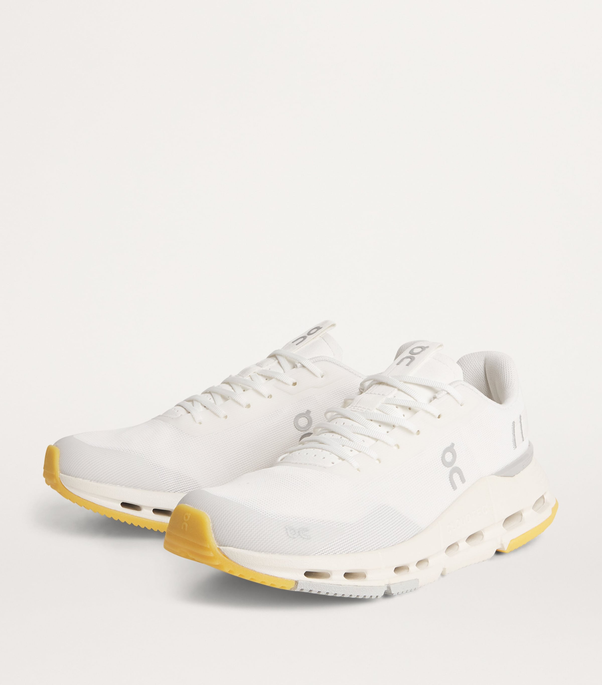 On Cloudnova Form 2 Trainers White | Ivory Image 3