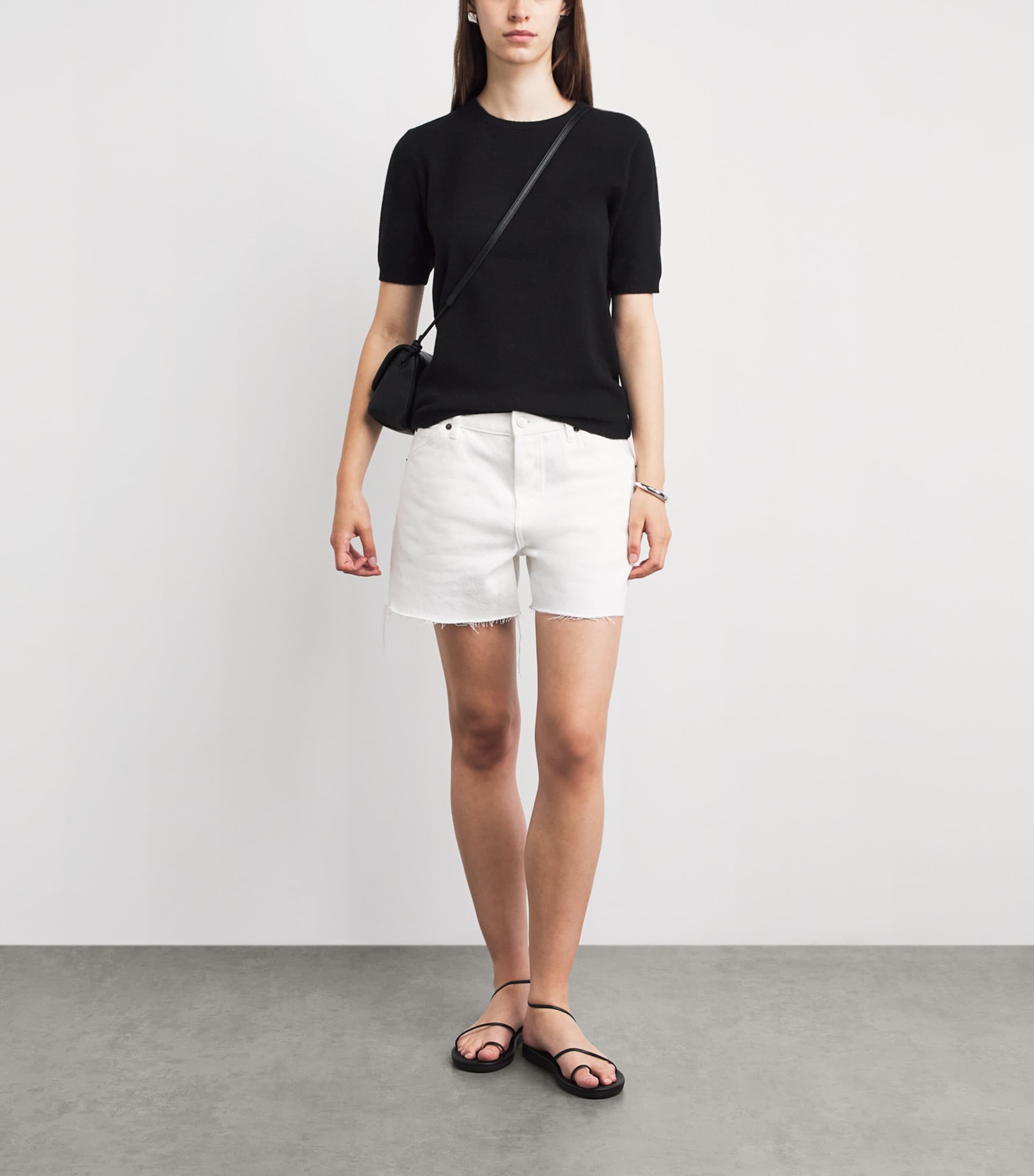 Soft Goat Womens Cashmere Short-Sleeve Sweater Black Image 2