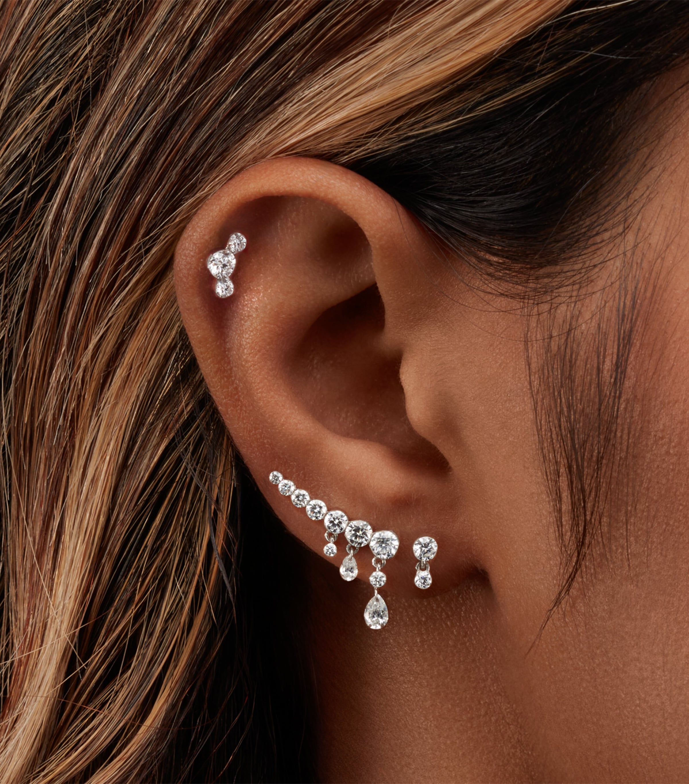 Invisible Set Three Diamond Curve Threaded Stud Earring YELLOW GOLD Image 3