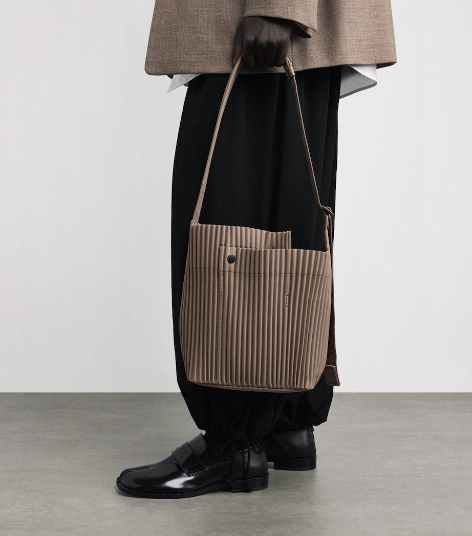 Pleated Utility Shoulder Bag 19 - GREIGE Image 5