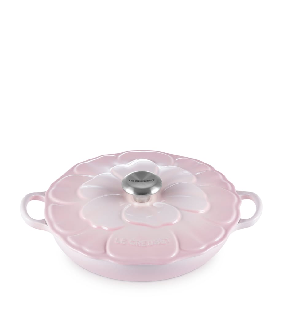 Cast Iron Petal Shallow Casserole Dish (26cm) SHELL PINK Image 1