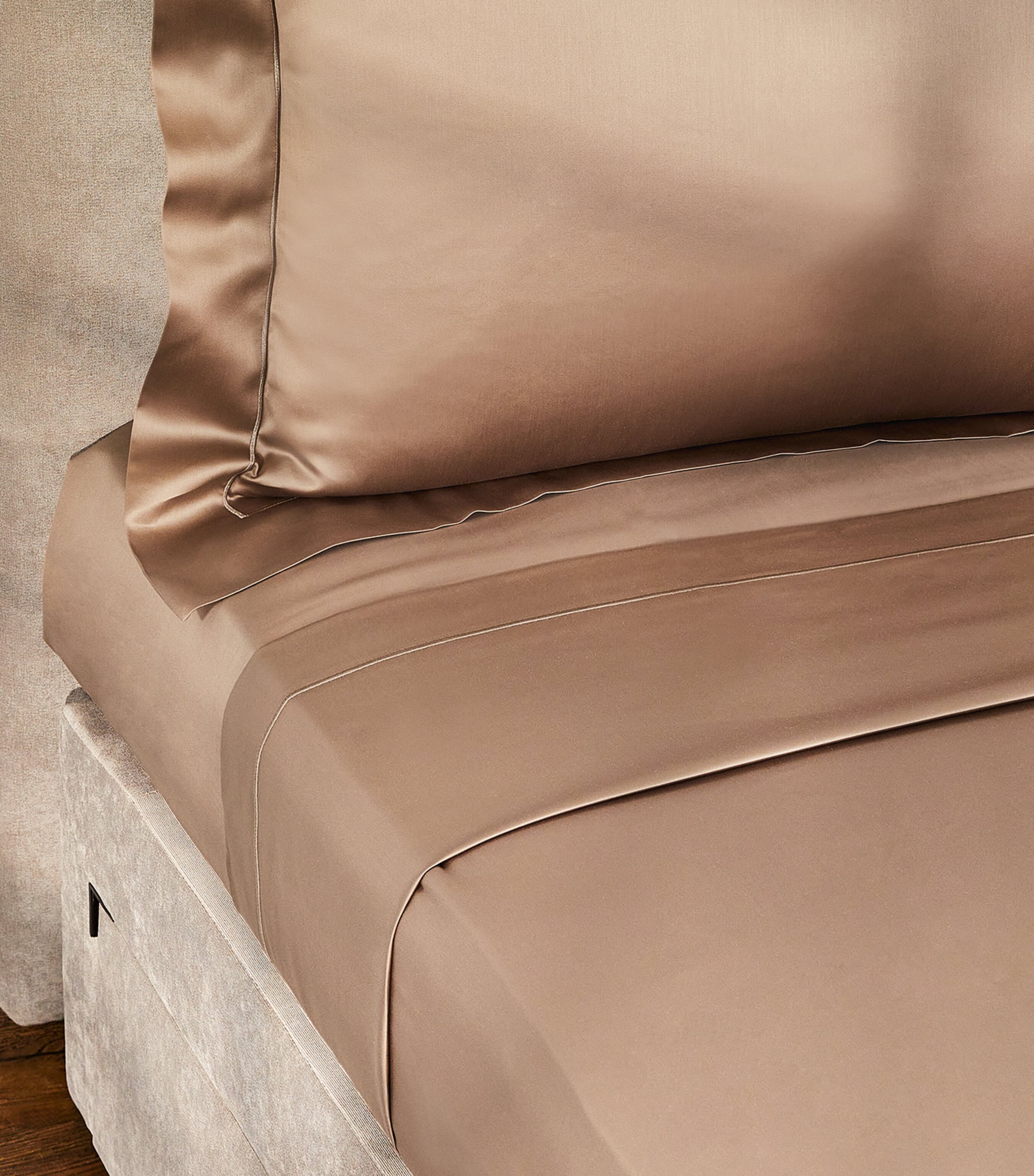 Australia Square Pillowcase (65cm x 65cm) 800 MIEL Image 4