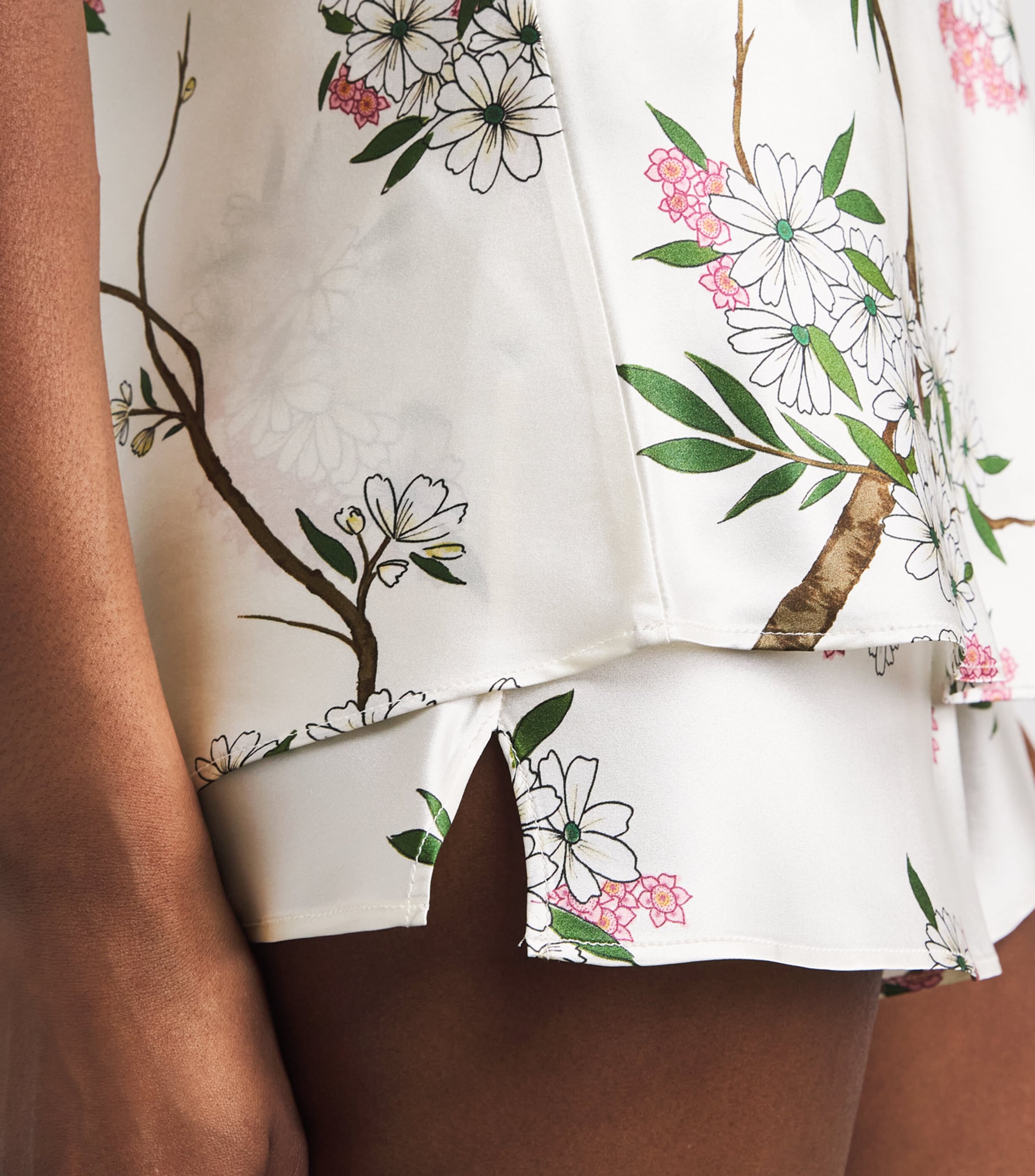 Olivia von Halle Womens Silk Floral Bella Pyjama Set Ana Image 3