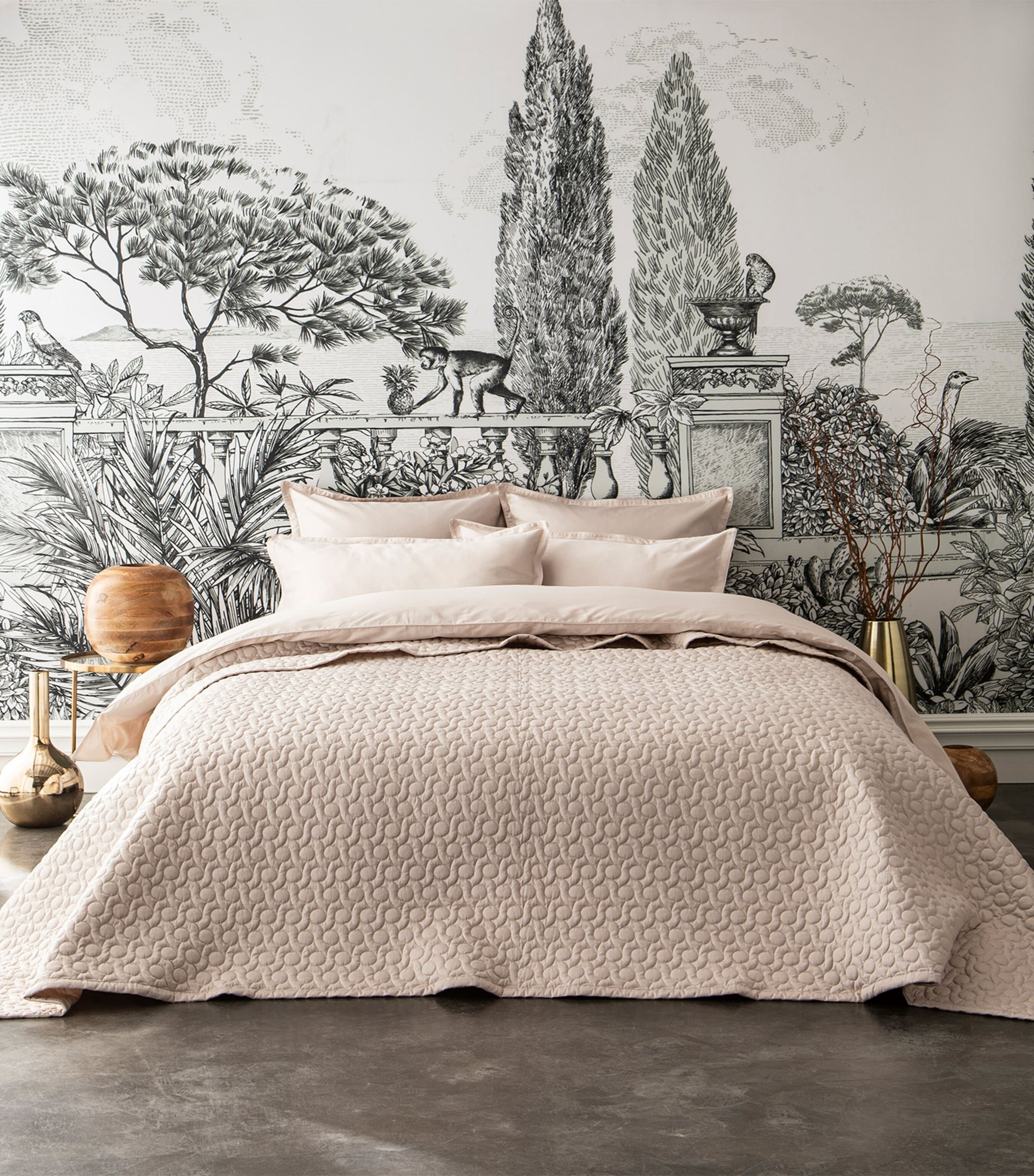 Poesie King Bedspread (260cm x 240cm) MOON BEIGE Image 2