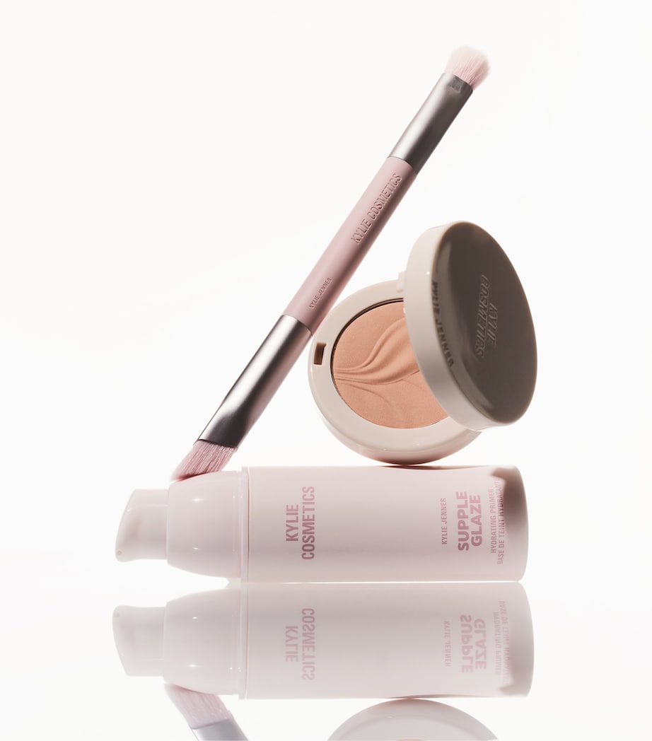 Kylie Cosmetics Natural Blur Brightening Powder Deep Peach Image 6