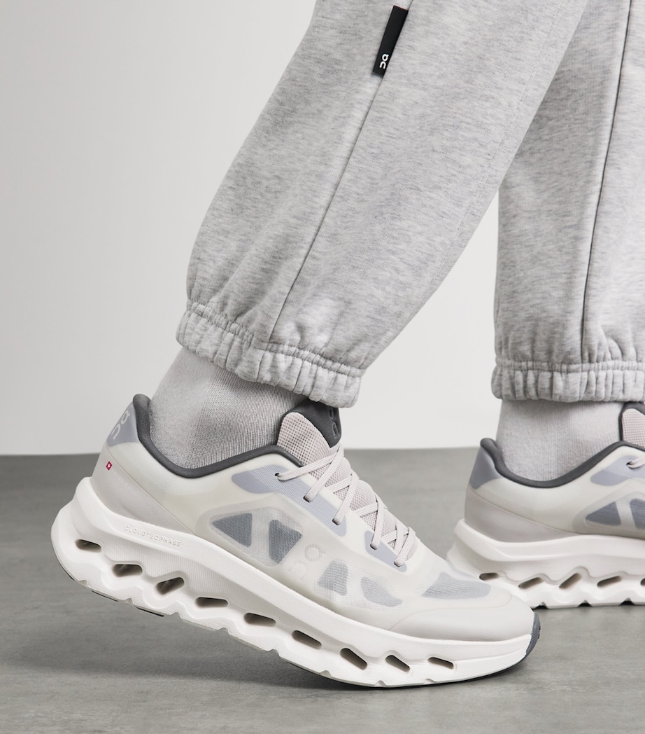 On Mens Cloudtilt Remix Trainers Alloy | Ivory Image 2