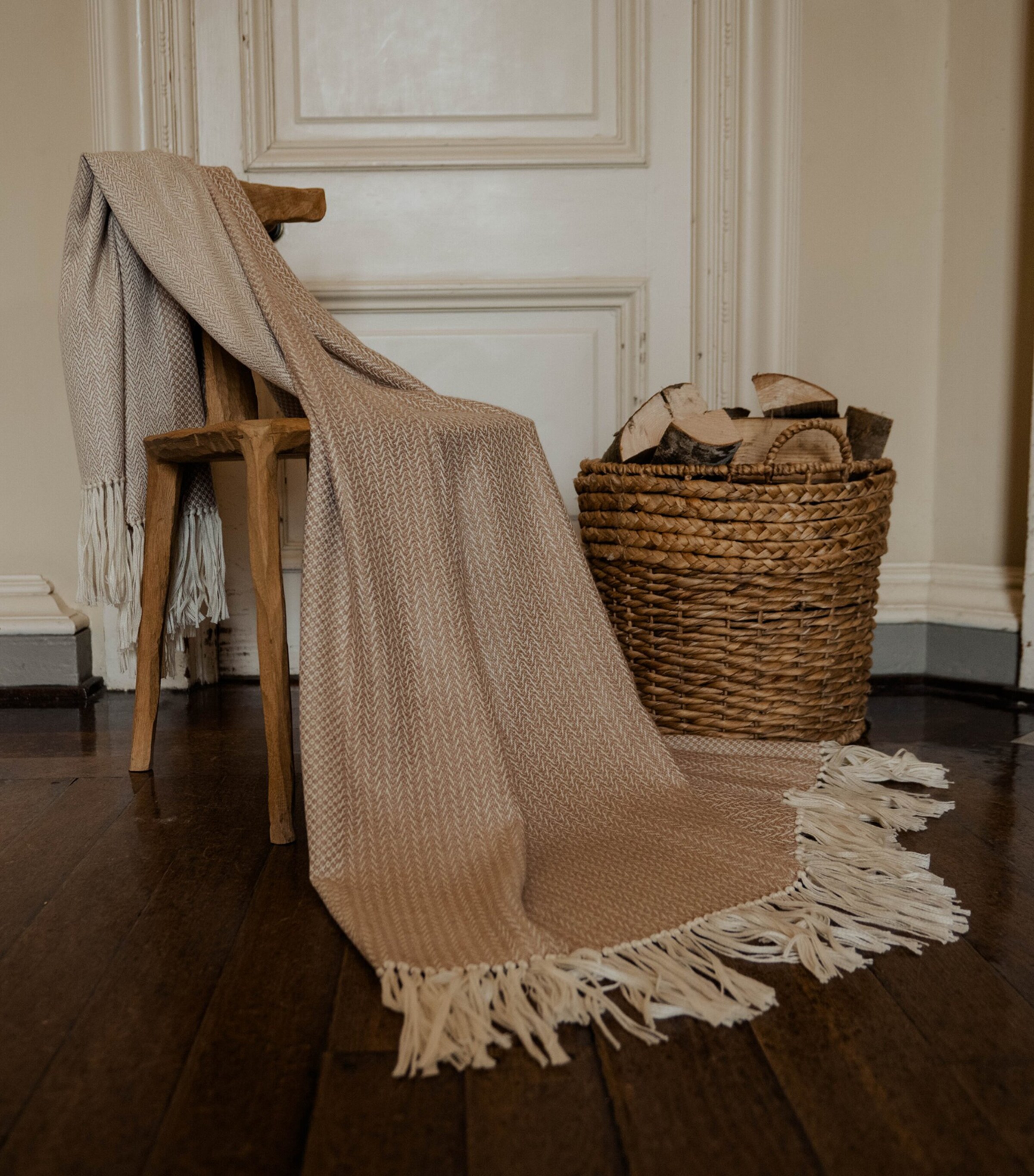 Araminta Campbell Alpaca-Blend Woodland Inkcap Throw (150cm x 230cm) Caramel Image 2