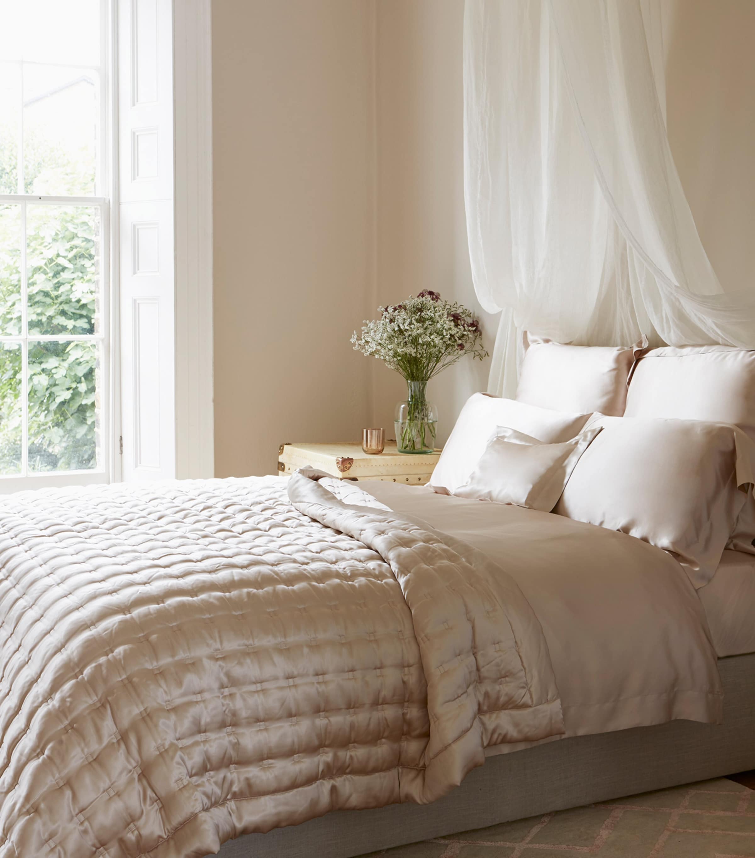 Gingerlily Silk King Fitted Sheet (150cm x 200cm) Blush Image 1