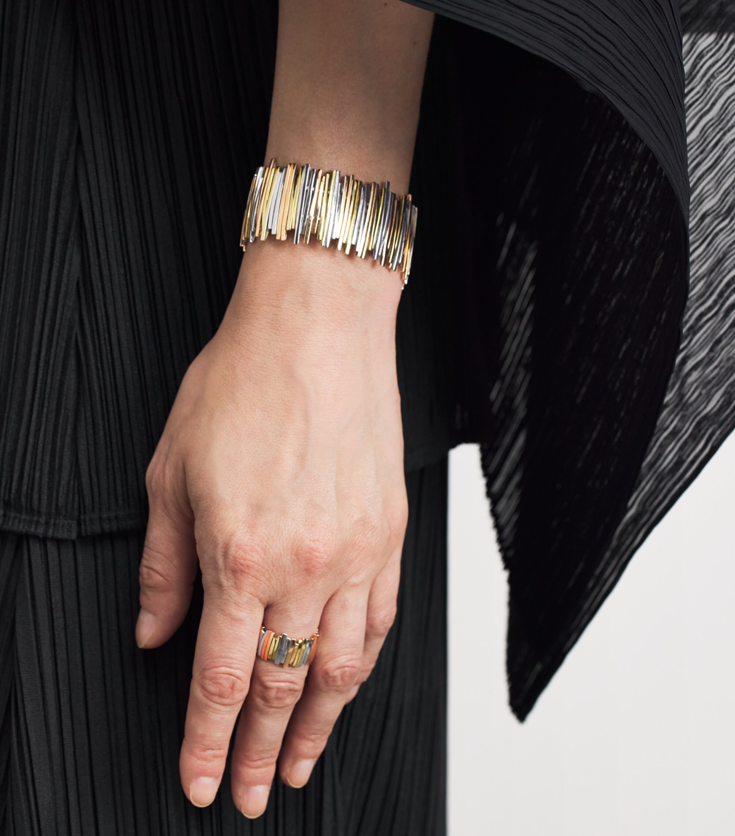 Suzanne Kalan Mixed Gold Classic Golden Jagged Wide Cuff Wyrg Image 4