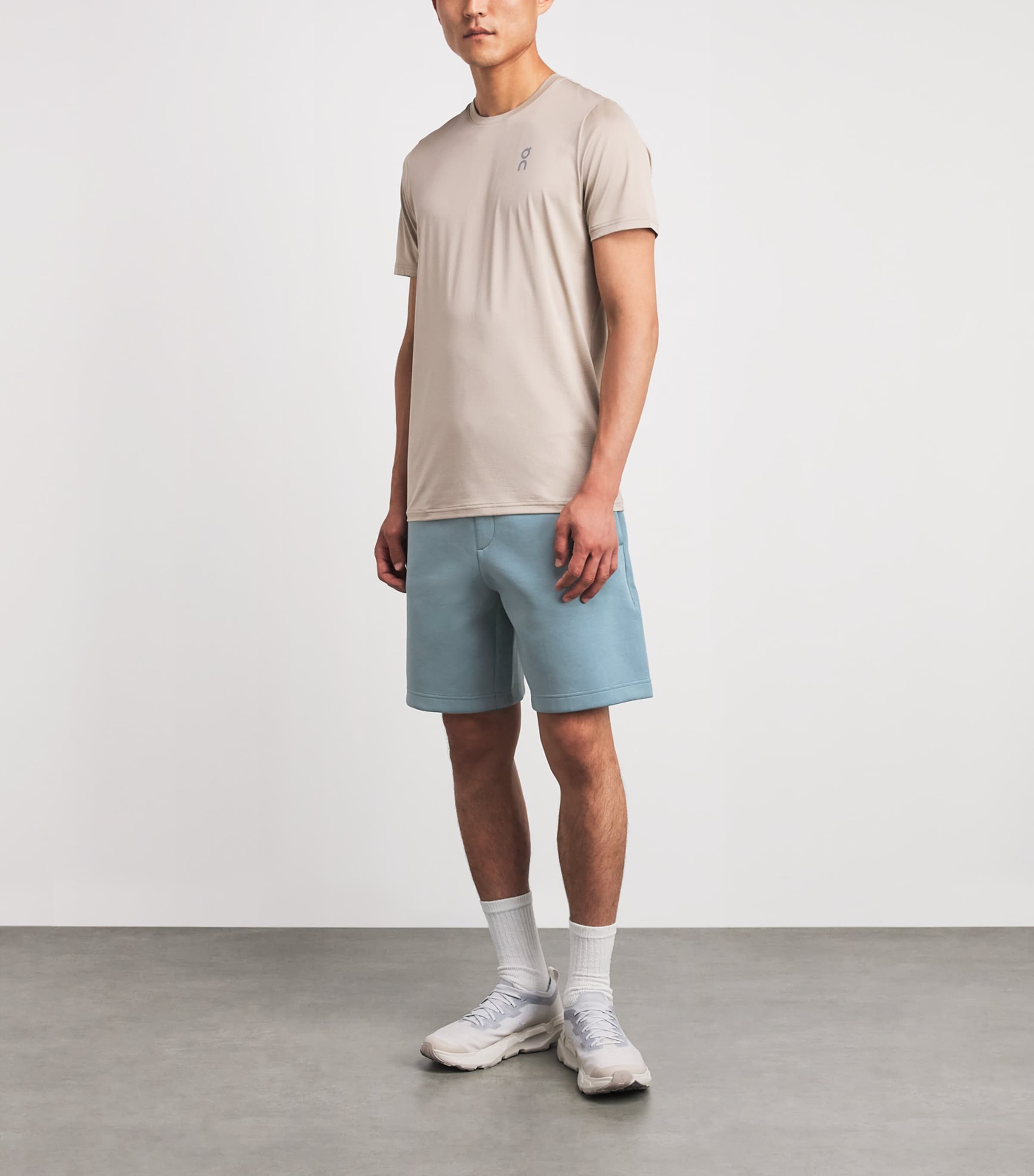 On Mens Focus Tech Shorts Agave Image 2