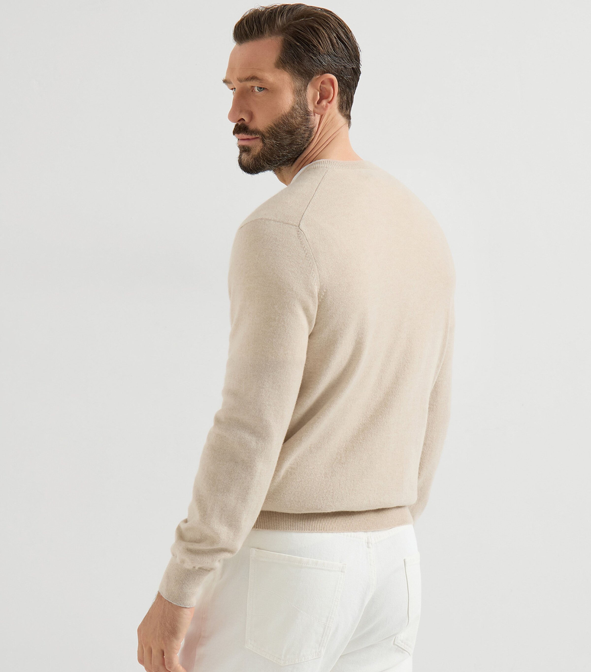 Brunello Cucinelli Mens Cashmere V-Neck Sweater Image 5