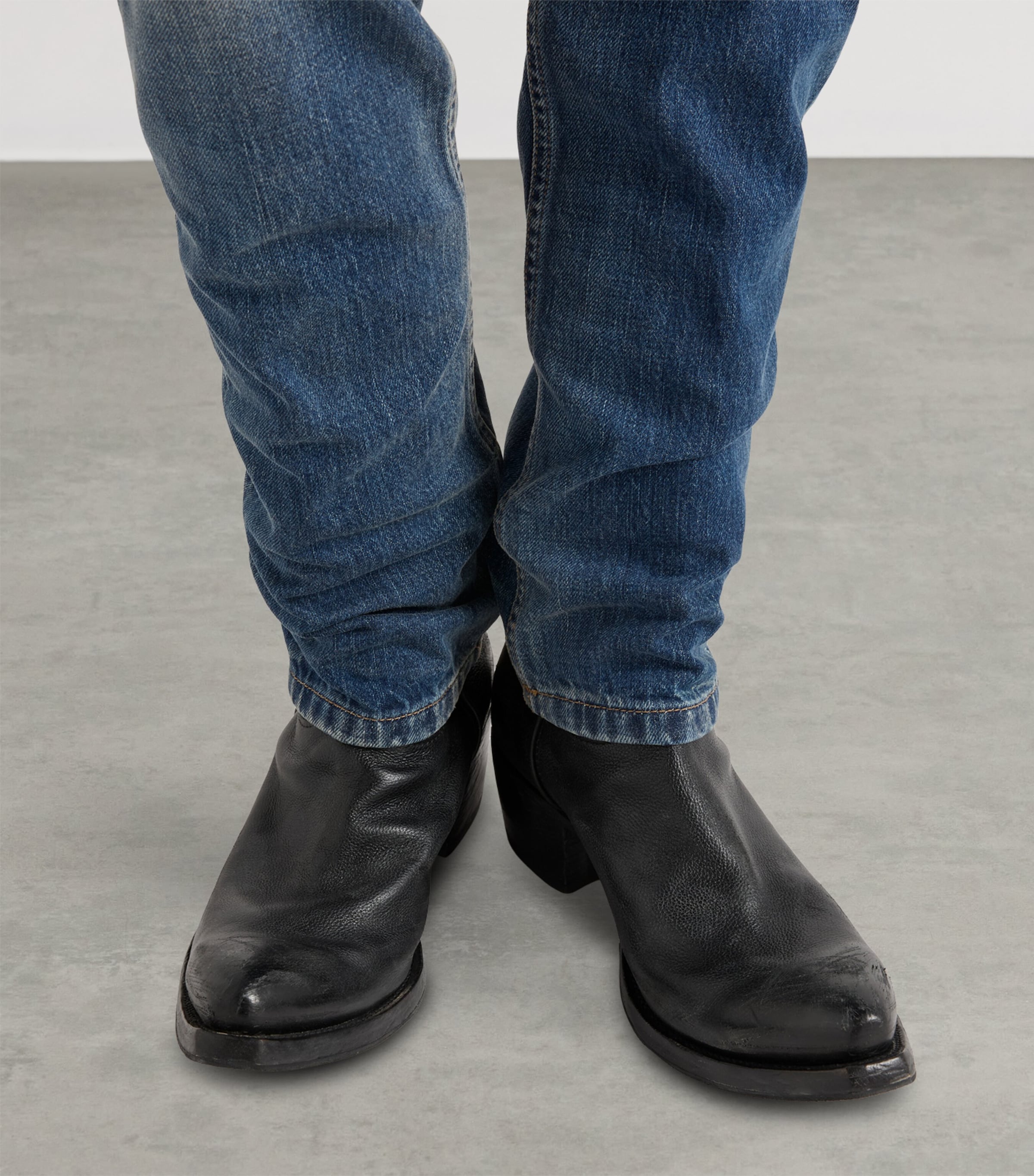 Low-Rise Tapered Jeans F0008 Image 4
