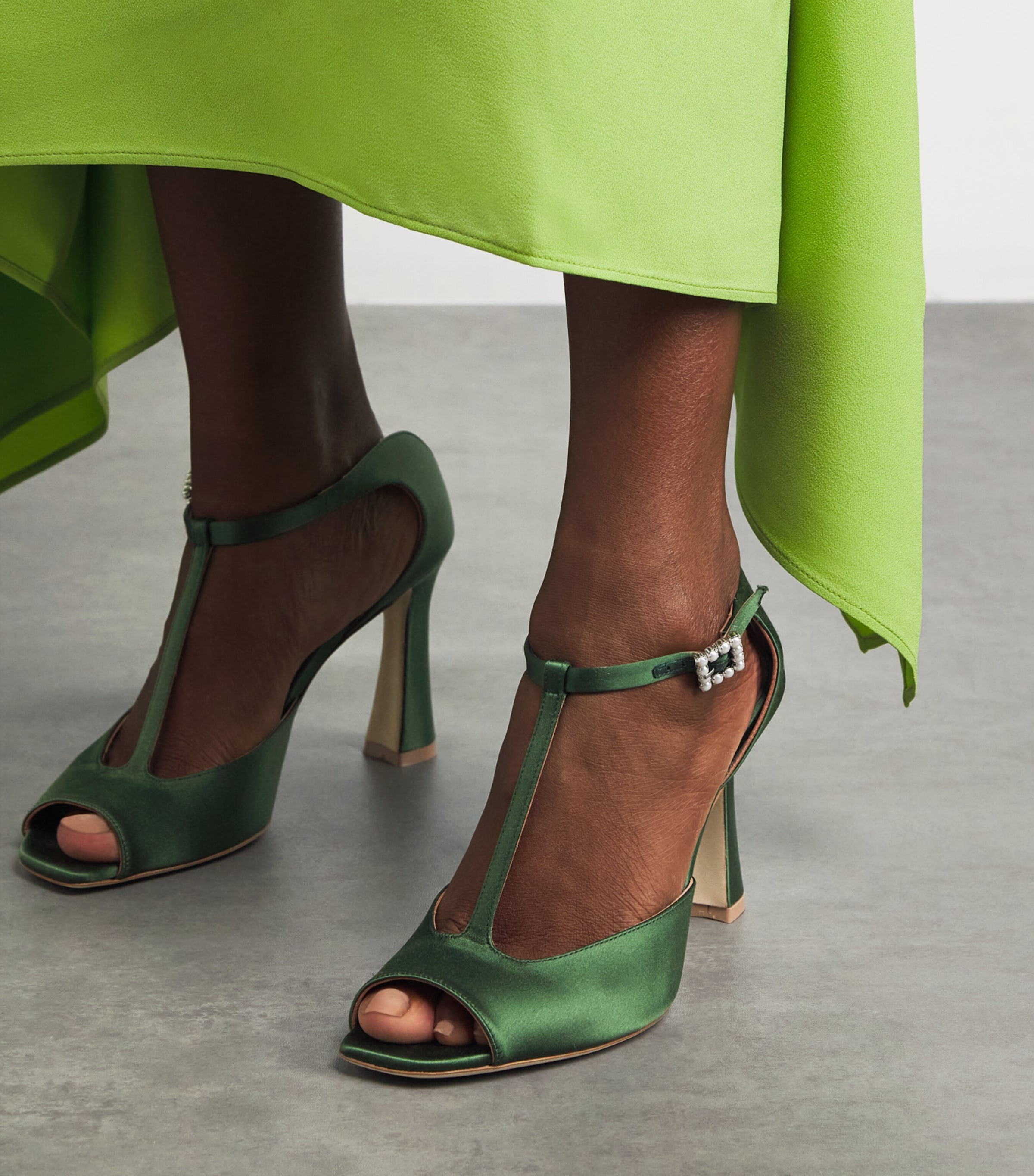 Satin Nomi Sandals 90 HARRODS GREEN Image 2