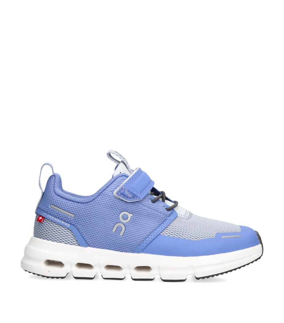 ON Running Cloud Play Trainers Mid Blue Image 1