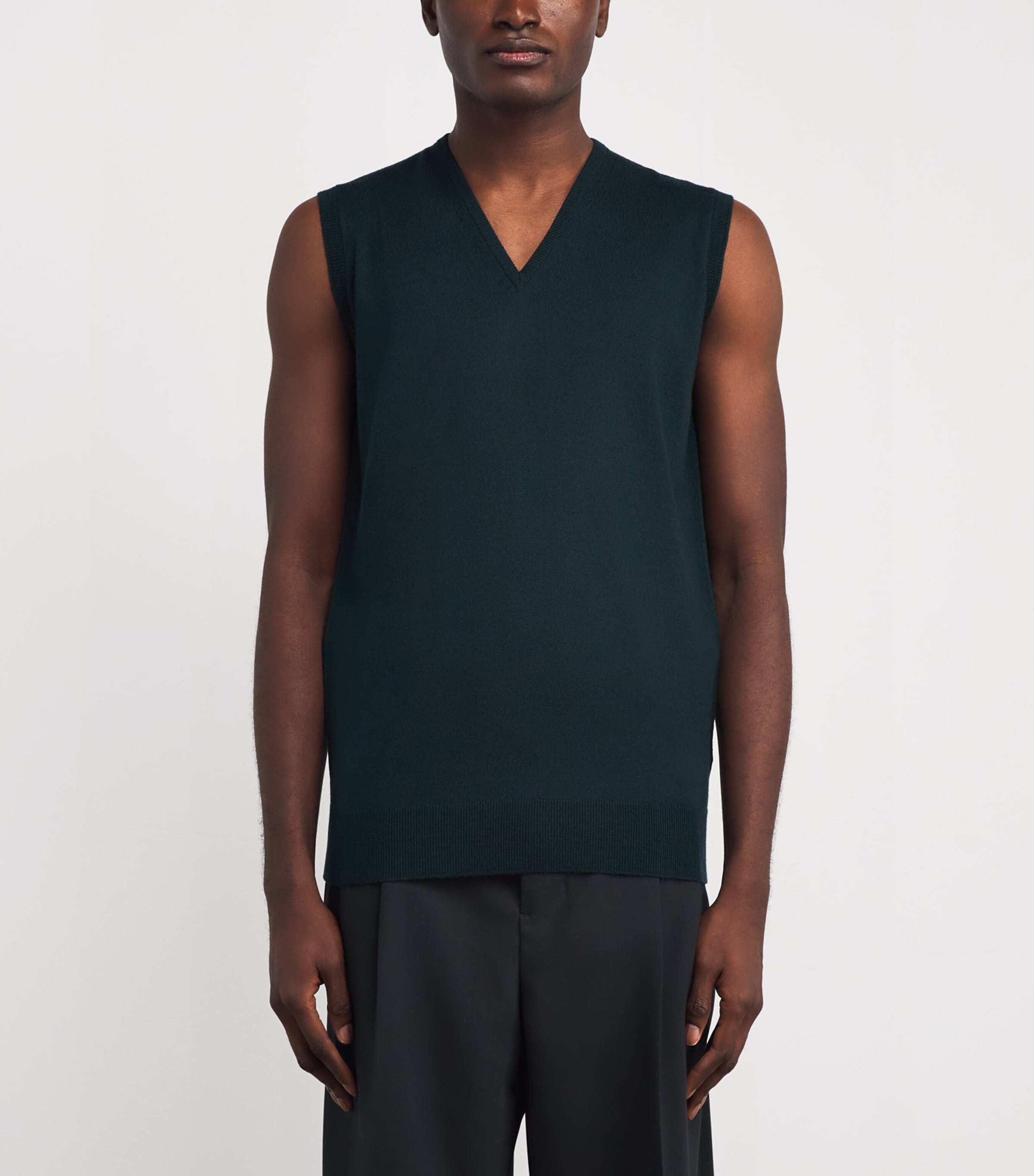 Merino Wool V-Neck Sweater Vest RICHARDSON GREEN Image 3