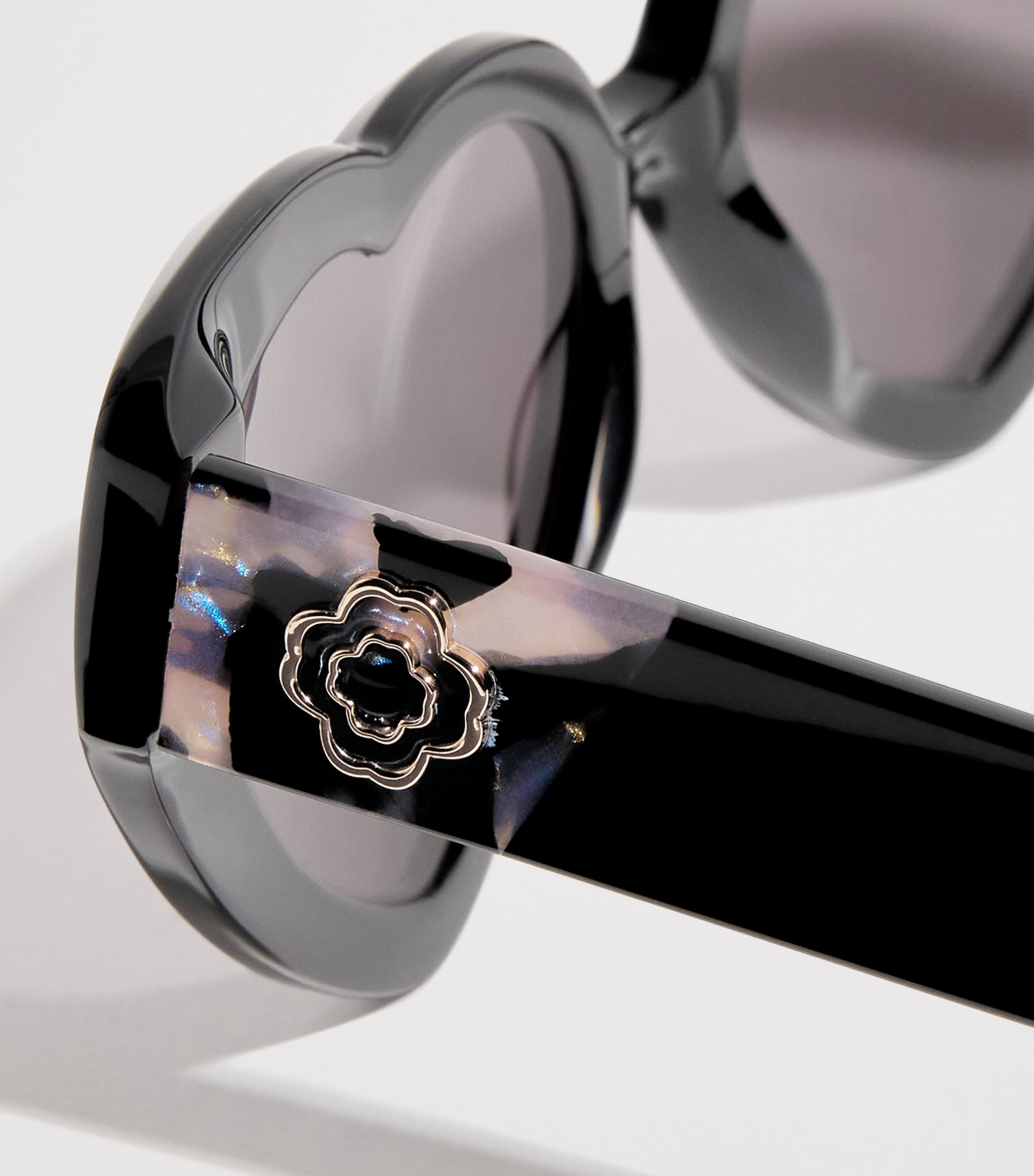 Heart-Shaped Sunglasses BLACK Image 5