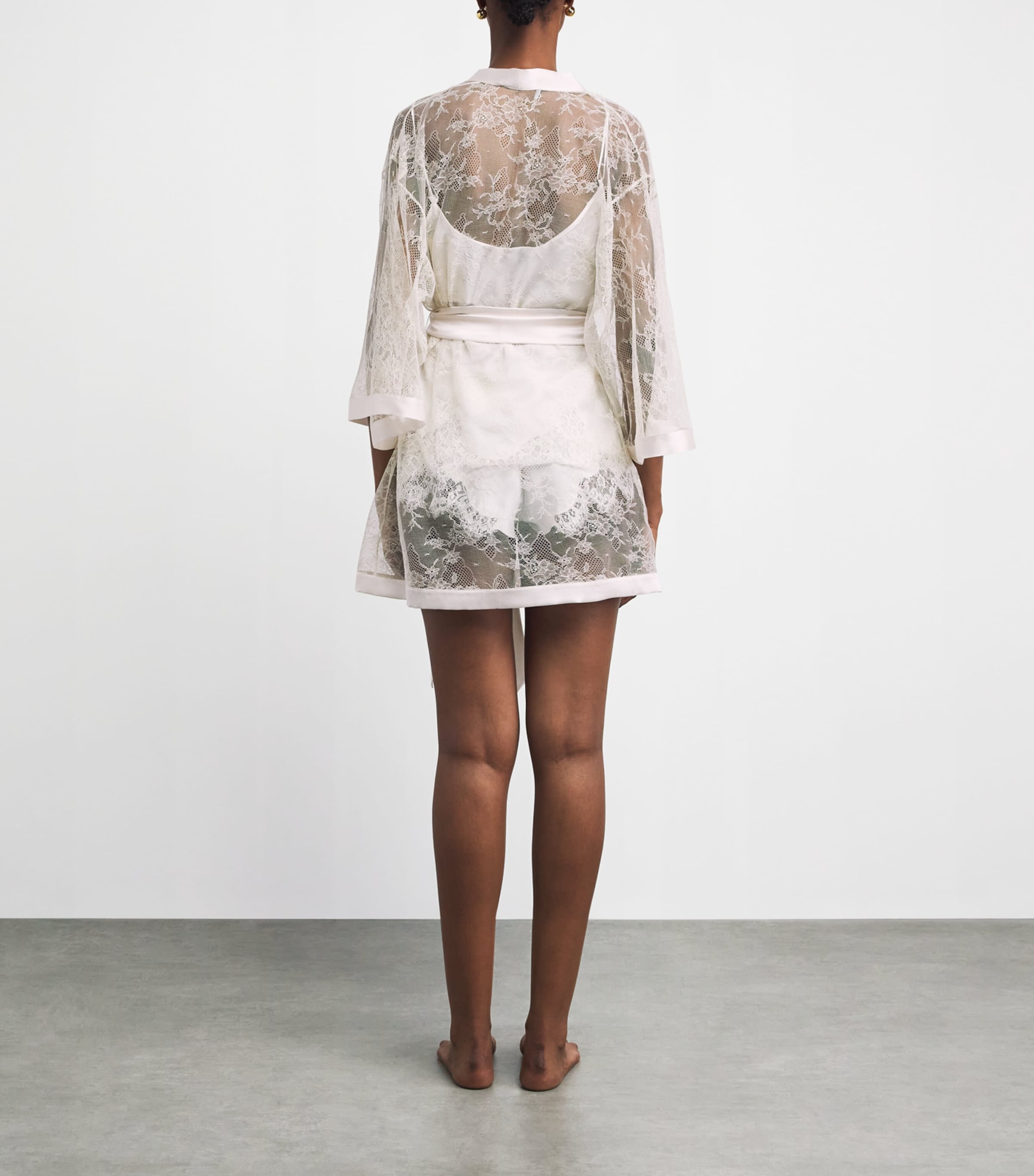 Carine Gilson Womens Silk Lace-Trim Louise Short Kimono Lime / Citron Image 4
