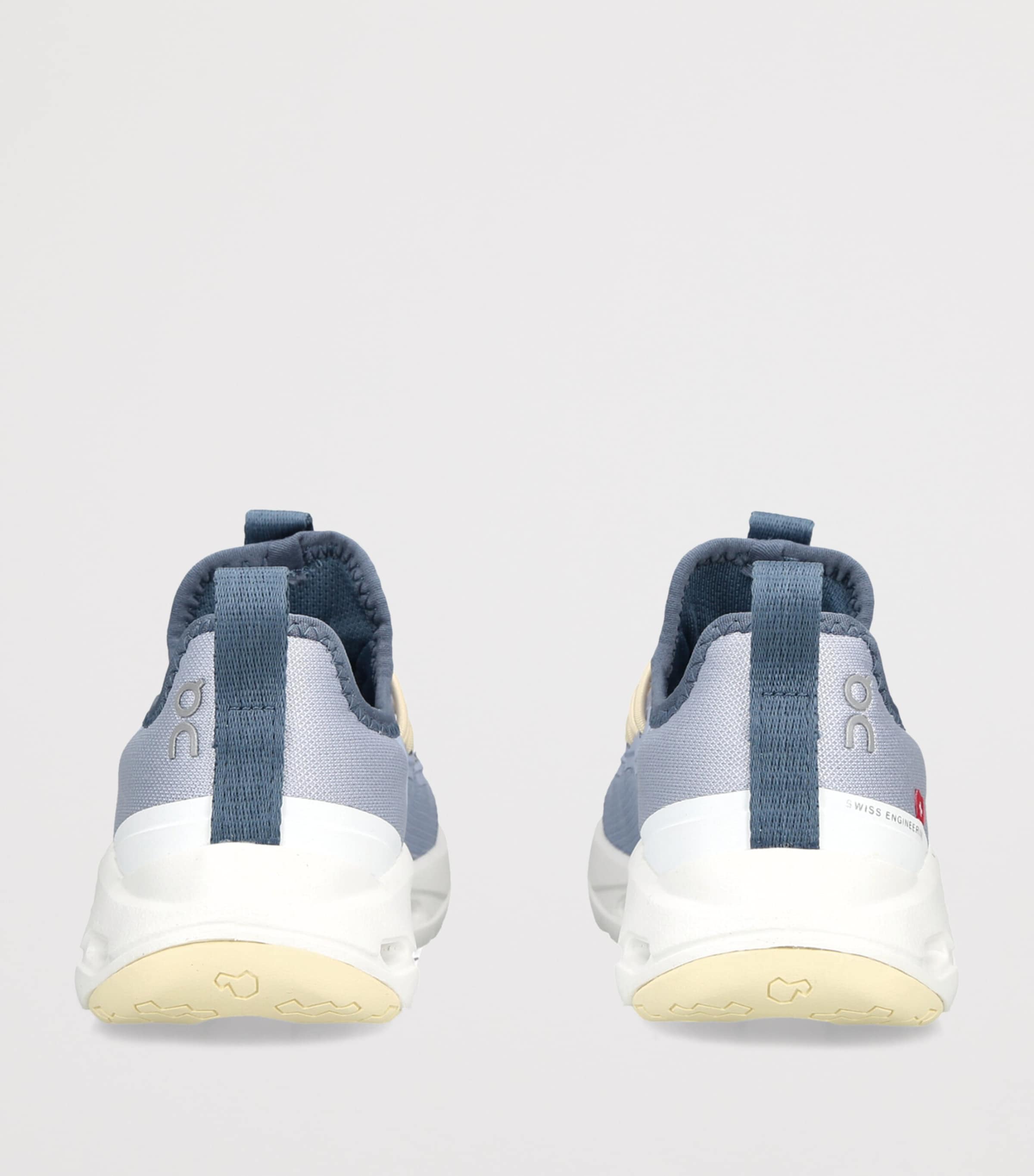 ON Running Cloudleap Trainers Purple Image 4
