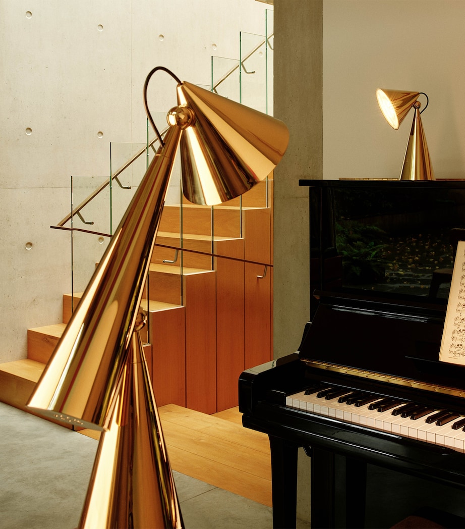 Pose Table Lamp GOLD Image 9