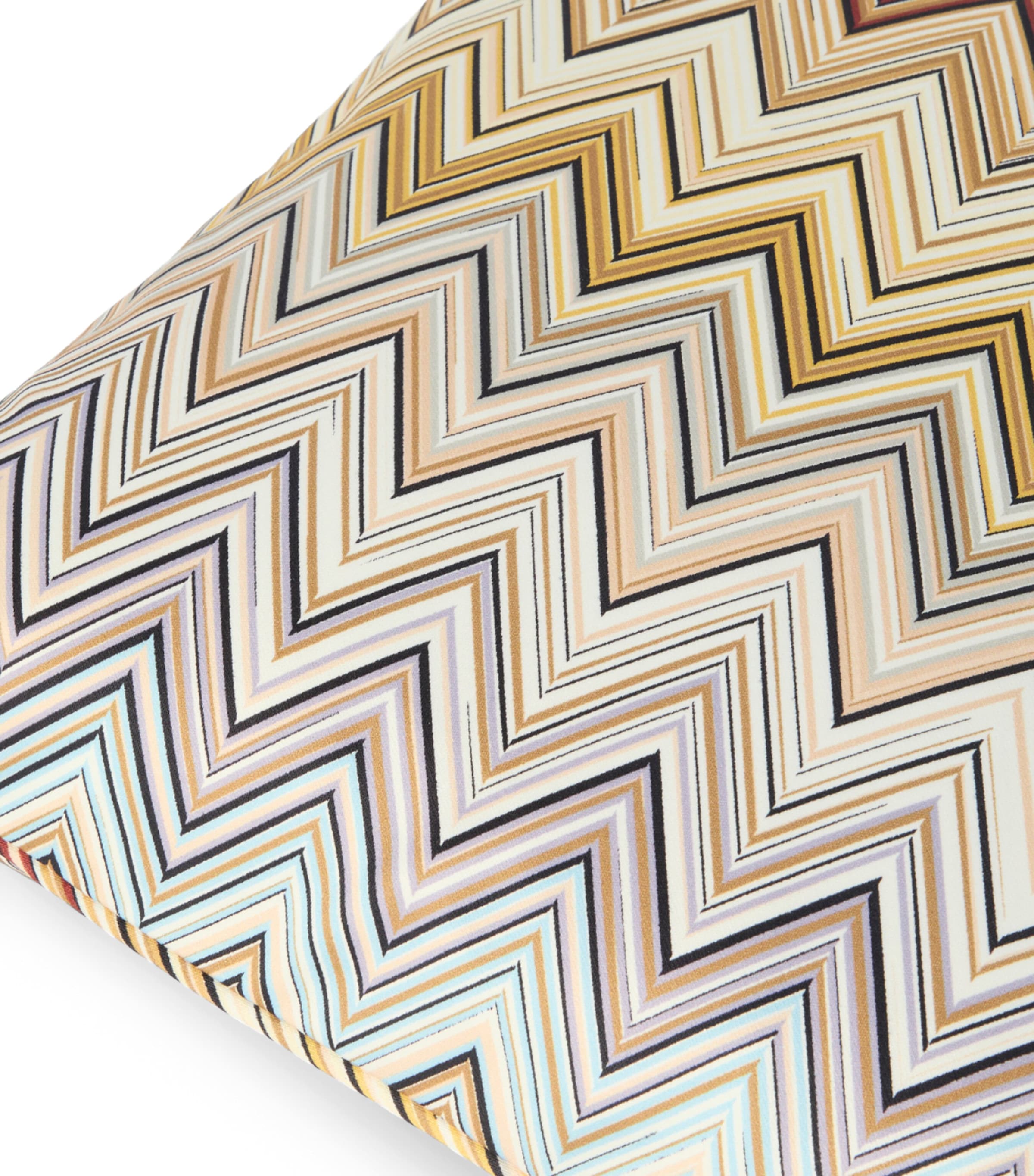 Missoni  クッション Missoni Zigzag Jarris Cushion (40cm x 40cm) | Harrods HK