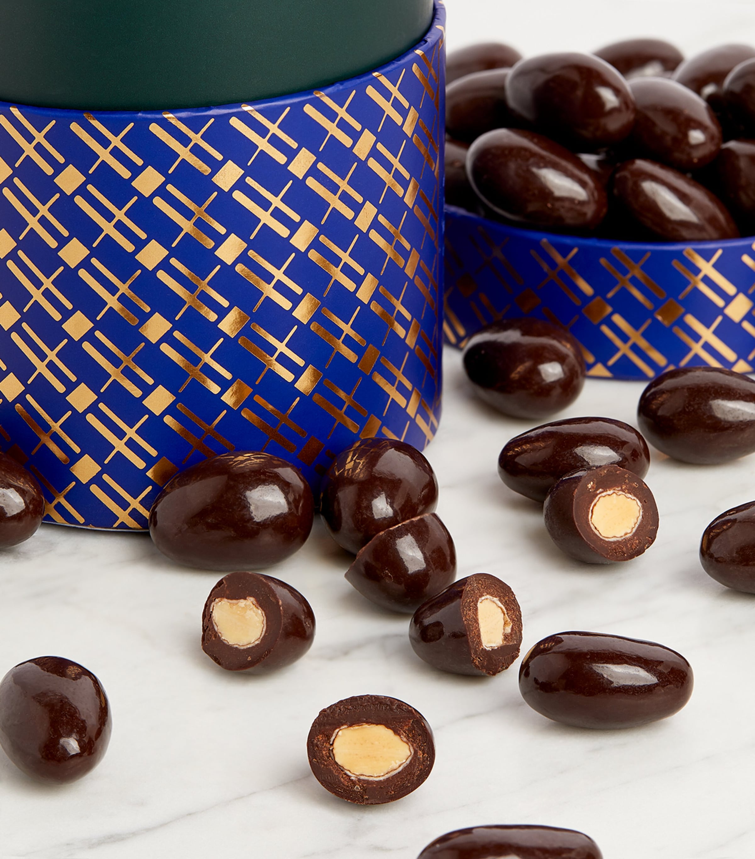Salted Dark Chocolate Almonds (325g) NO COLOUR Image 2