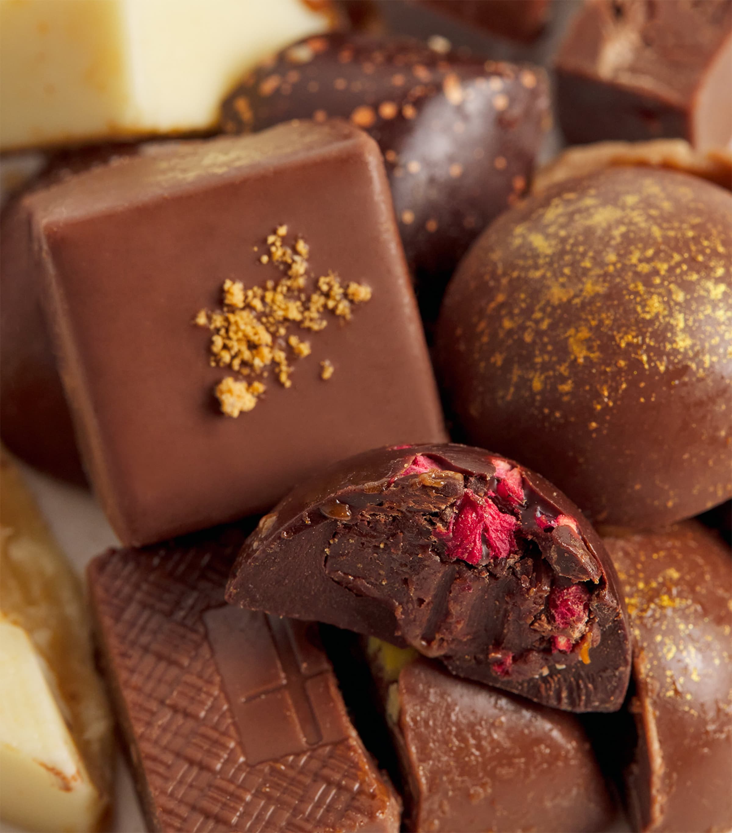 Mixed 48-Piece Chocolate Collection Box NO COLOUR Image 4