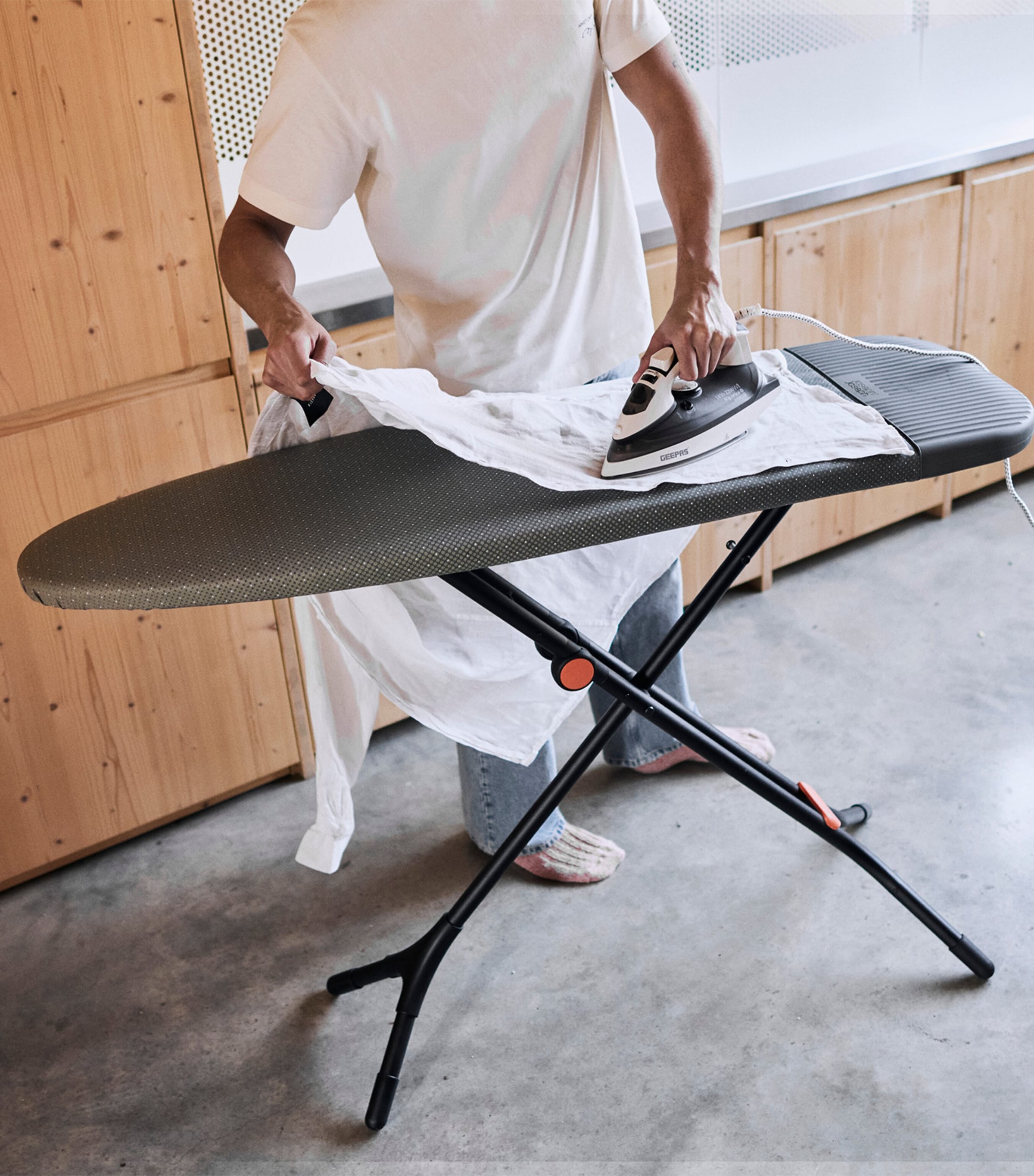 Joseph Joseph Glide 2 Plus Ironing Board Forest Grey Image 13
