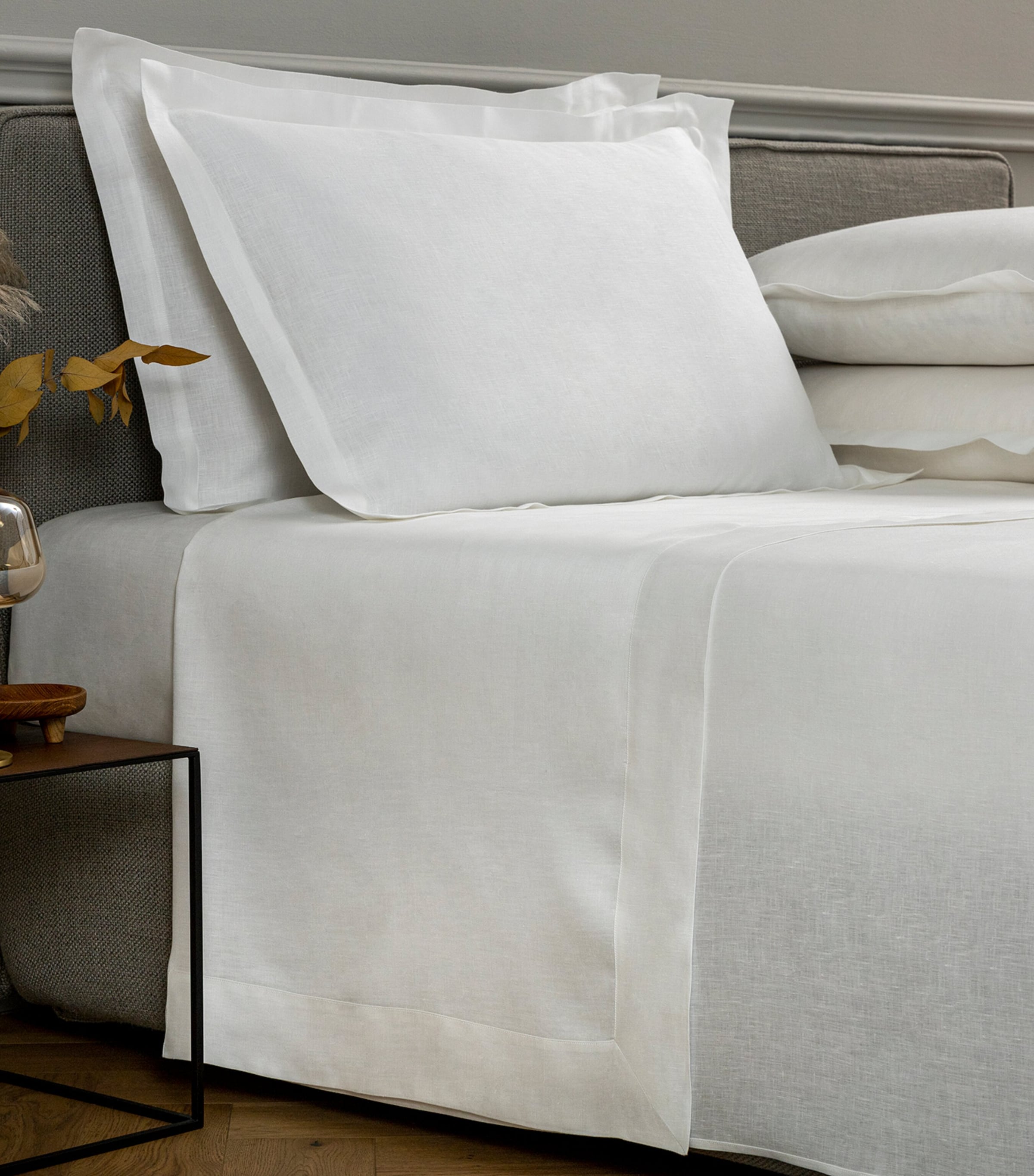 Frette Divine Super King Flat Sheet Set In White