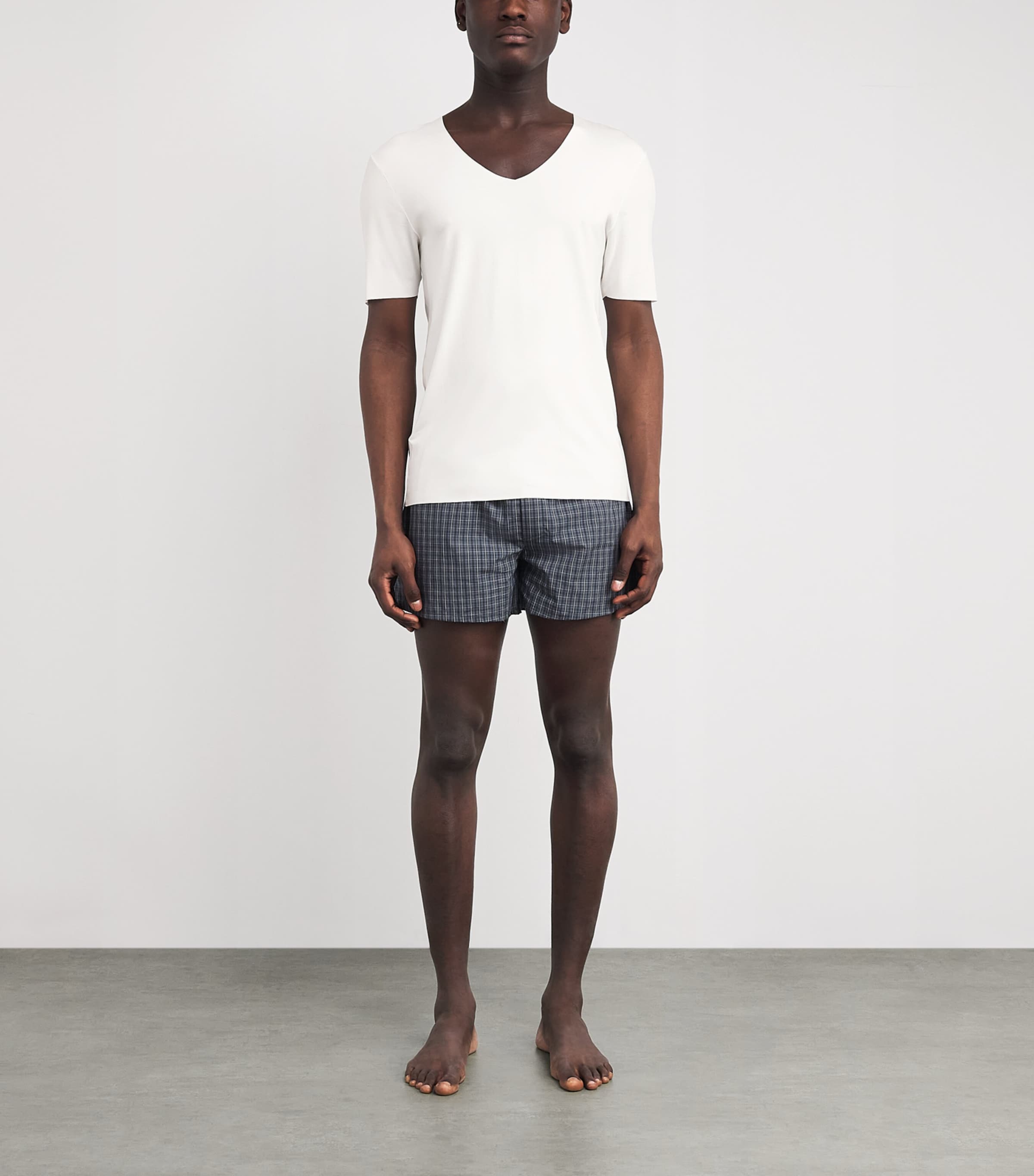 Clean Cut V-Neck T-Shirt 0101 WHITE Image 2