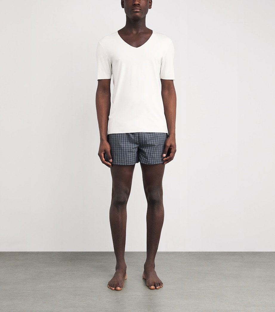 Clean Cut V-Neck T-Shirt 0101 WHITE Image 2