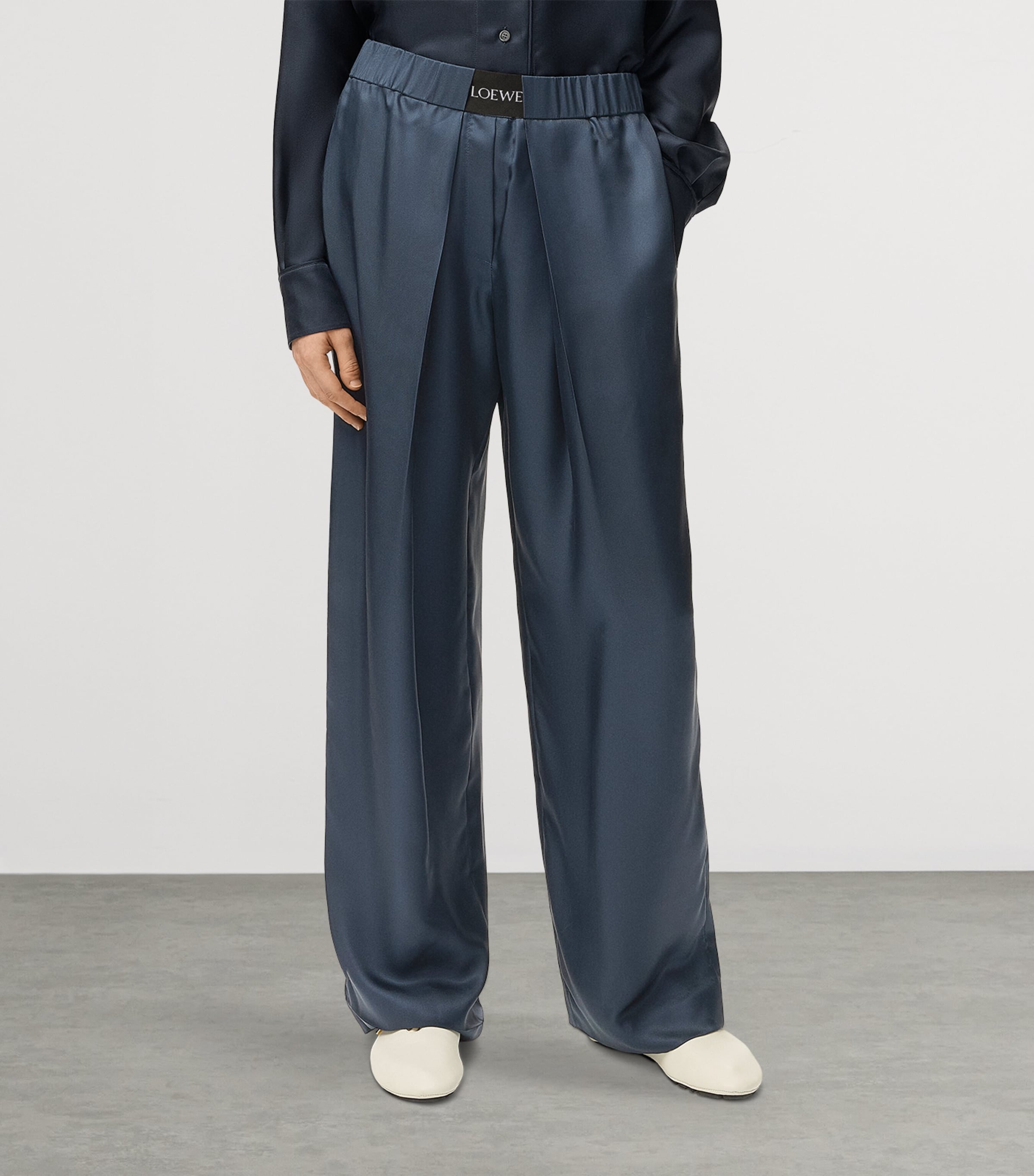 LOEWE Womens Silk-Blend Logo Waistband Trousers Dark Grey Image 3