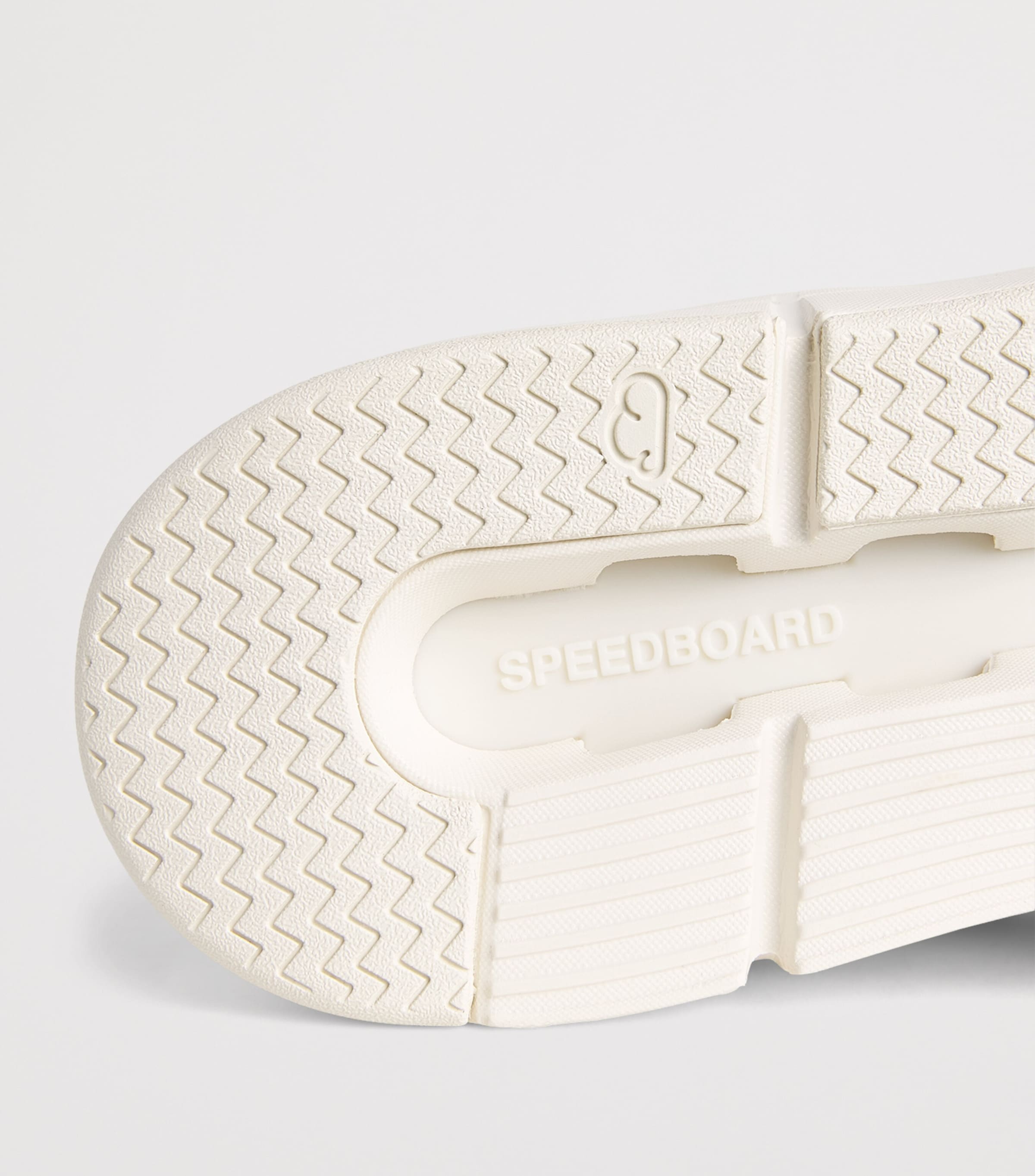 On THE ROGER Clubhouse Ace Sneakers Ivory | Dew Image 6