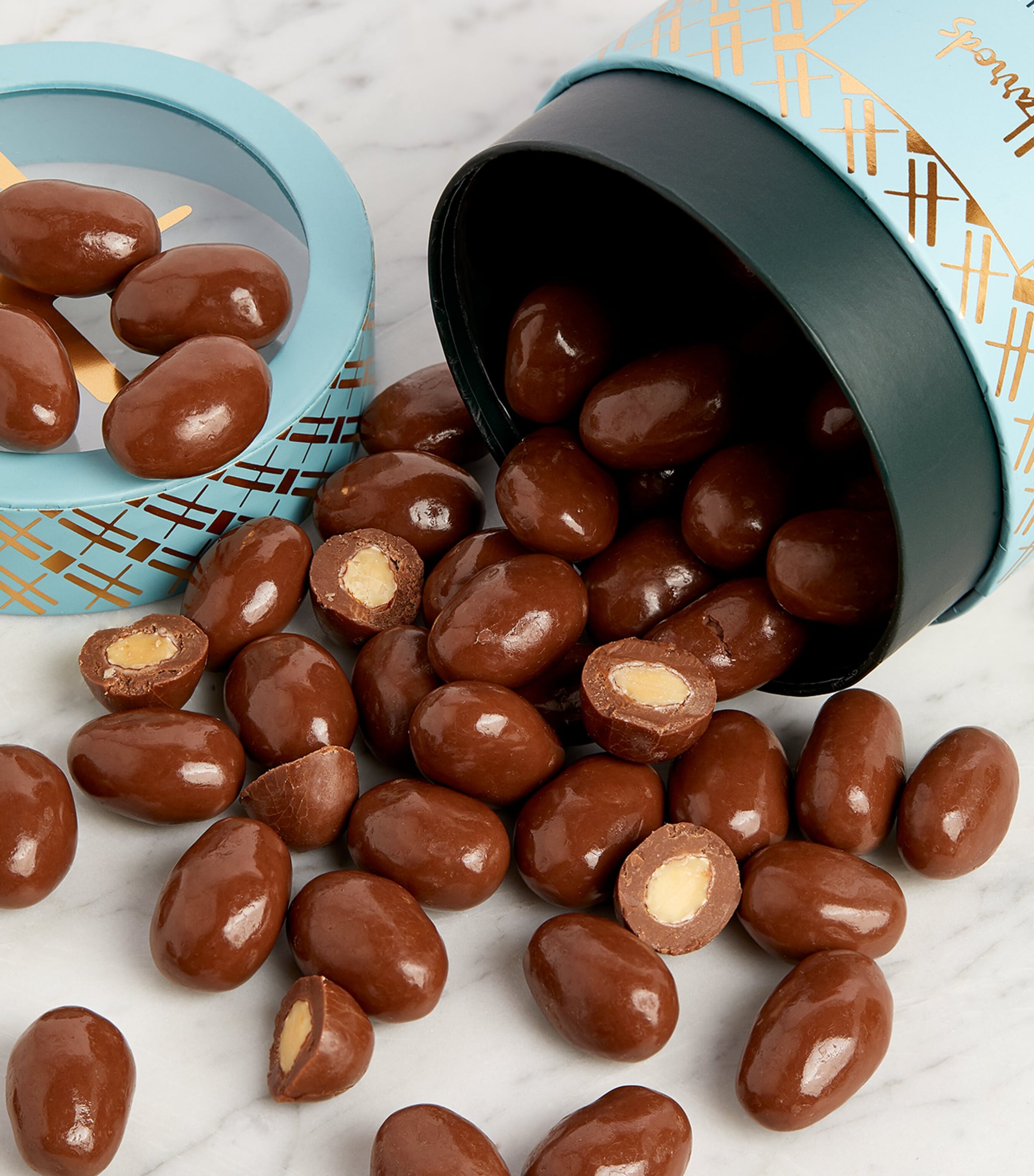 Praline Almonds (325g) NO COLOUR Image 2