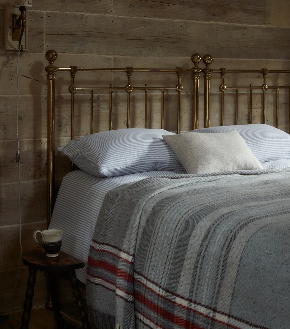 Johnstons Of Elgin Donegal Check Bed Throw (230cm x 15cm) Russet Image 3