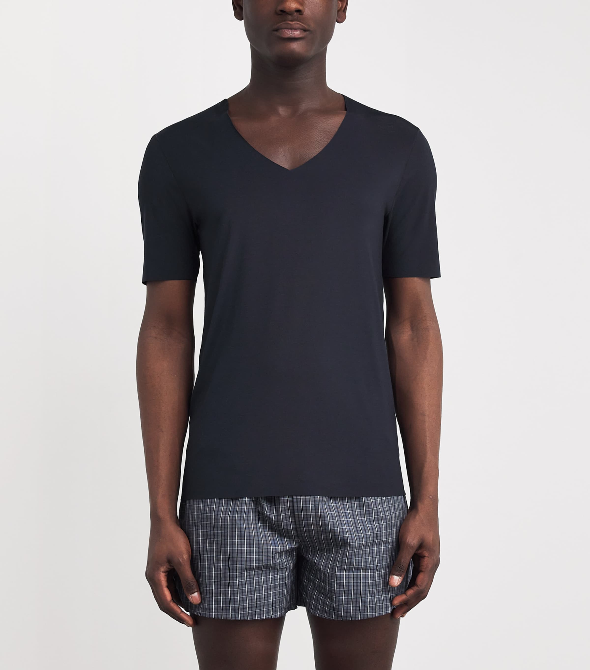 Clean Cut V-Neck T-Shirt 0019 BLACK Image 3