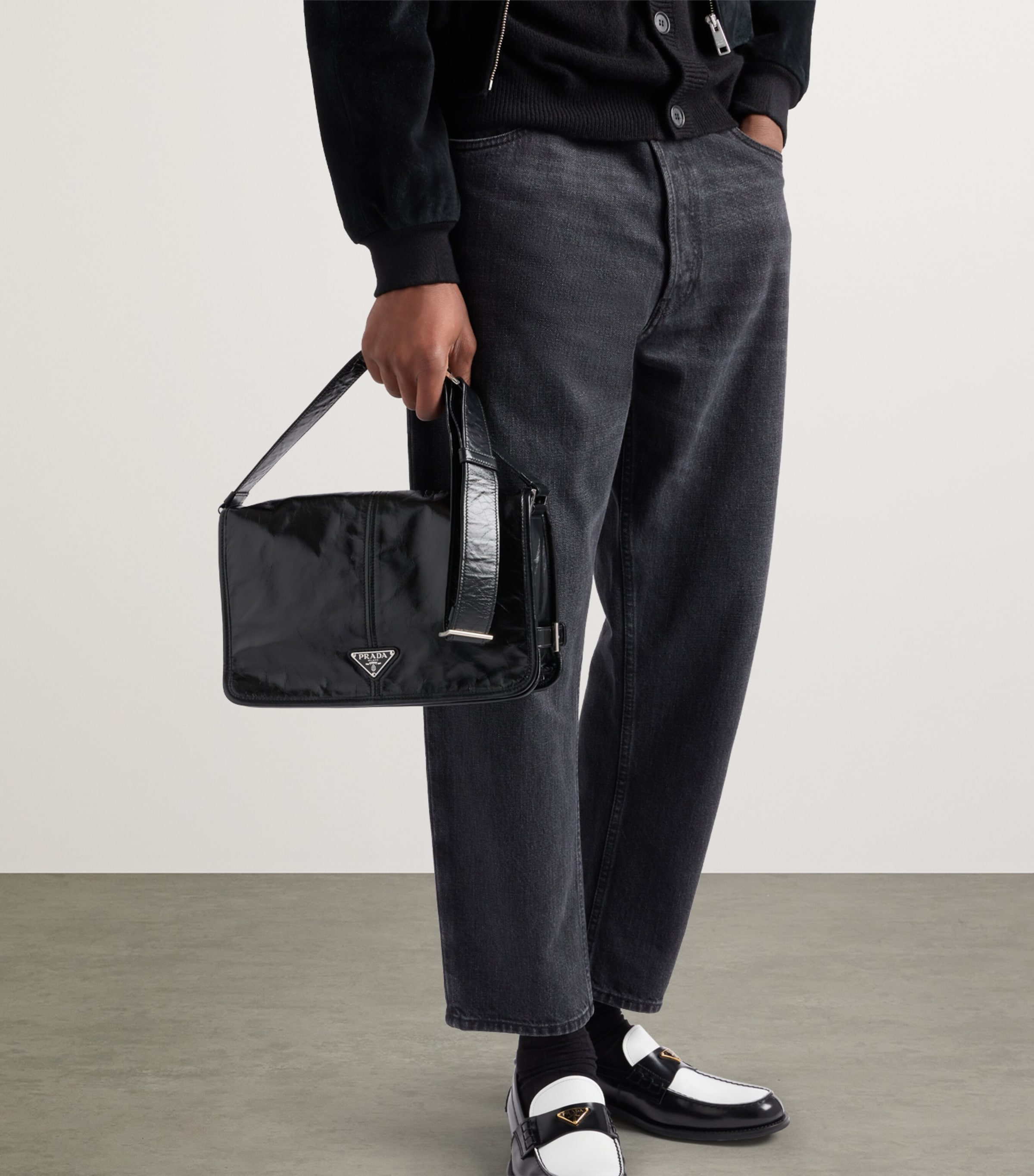 【関税＆送料込み】Prada Prada ArquAC Patent Shoulder Bag Black Prada Arqué naplak patent leather shoulder bag | PRADA
